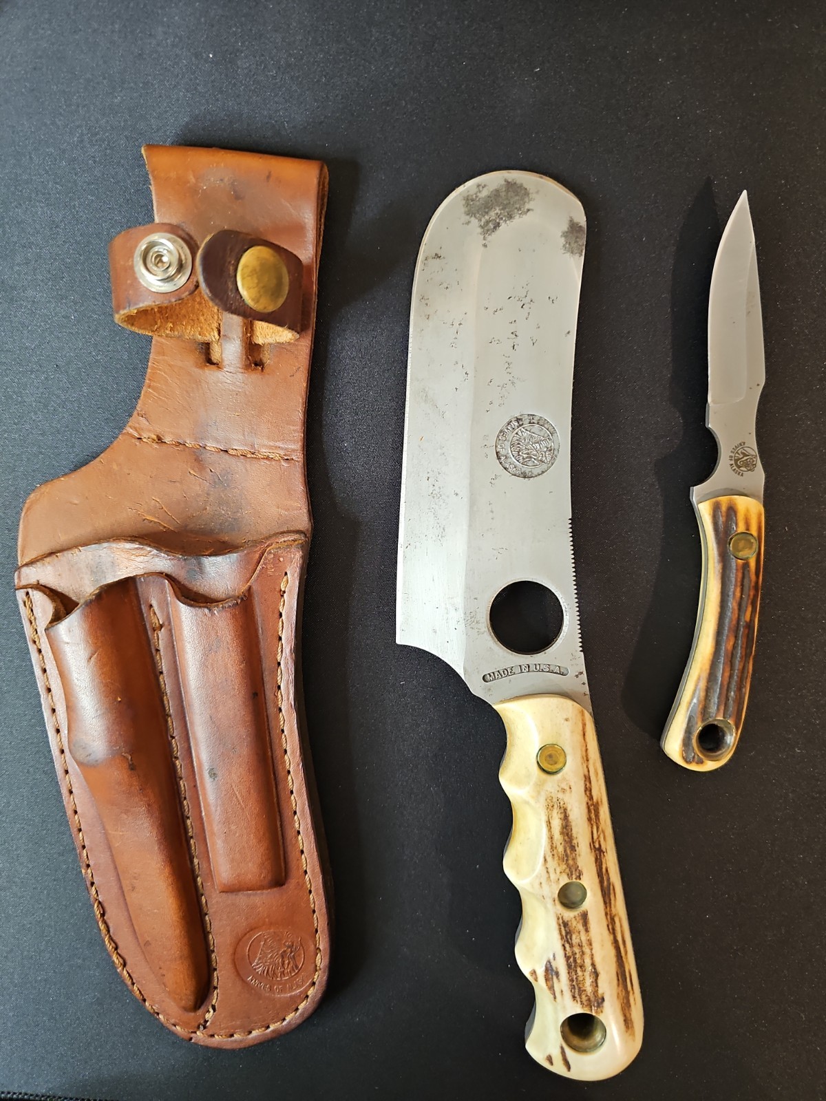 Rare Vintage Knives of Alaska Brown Bear & Cub Bear Stag PAT PEND USA Knife Set