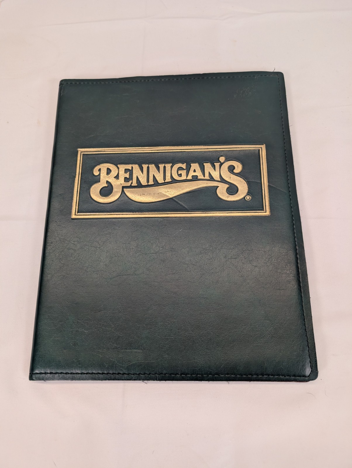 Vintage 1980s Bennigan’s Restaurant Menu Texas S&A Corp Green Padded Cover