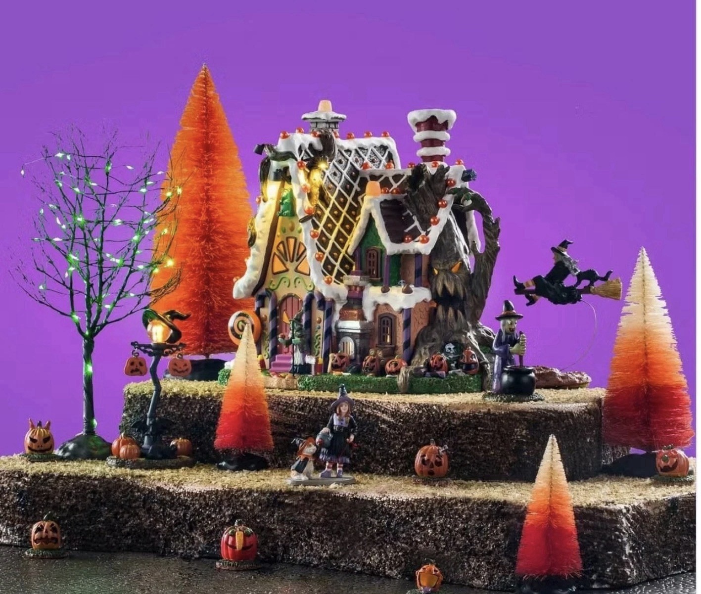 LEMAX 56665 Spooky Town Halloween Village The Candy Witch Cottage Set 18 Pieces