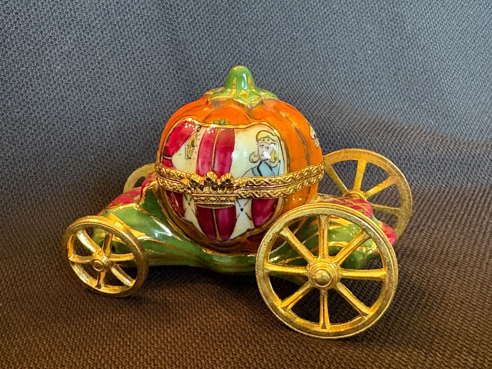 Limoges France Peint Main LT Cinderella Pumpkin Carriage Coach Trinket Box Wheel