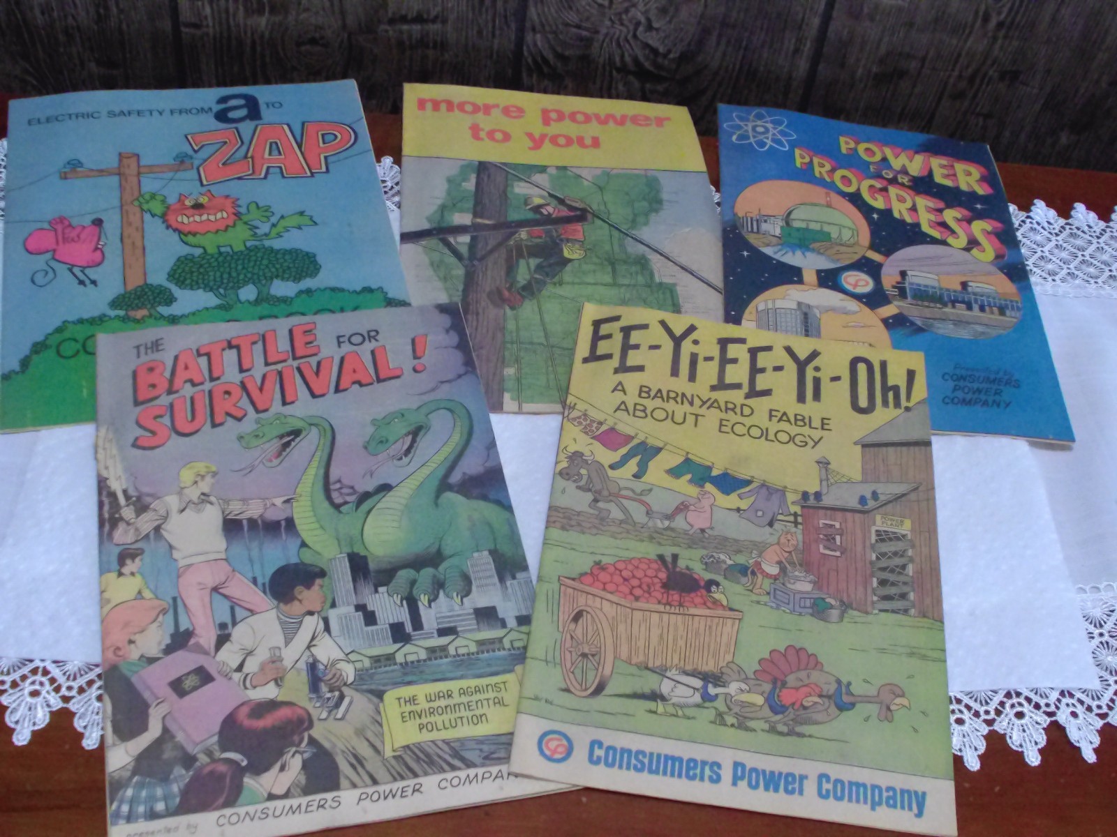 4 Consumers Power Company  Comic BOOKS & 1 COLORING BOOK- BATTLE FOR SURVIVAL