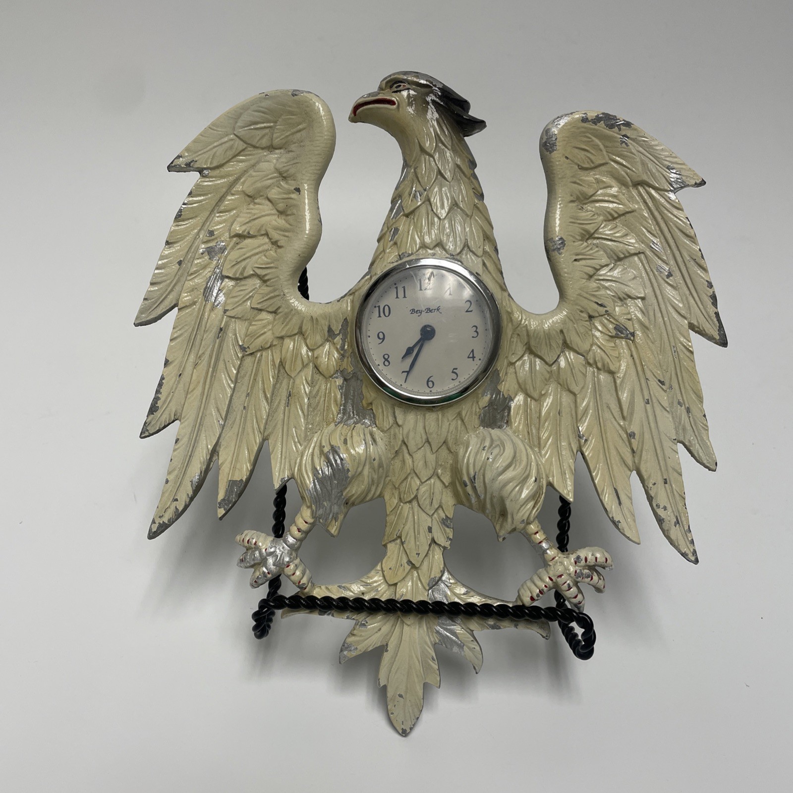 VINTAGE UNIVERSAL NOVELTY COMPANY FIGURAL CAST METAL EAGLE EASEL CLOCK As/Is