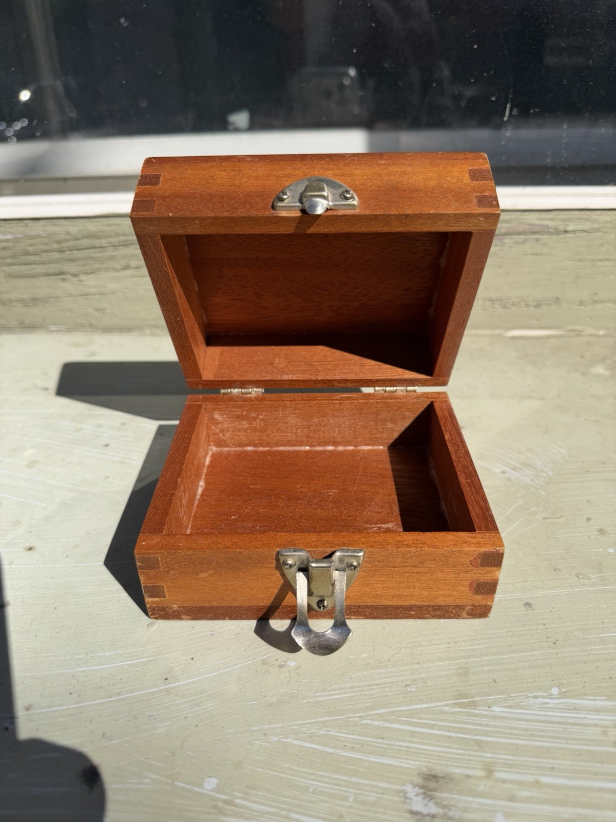 Small Wooden Keepsake Box – Finger-Jointed Corners & Metal Clasp