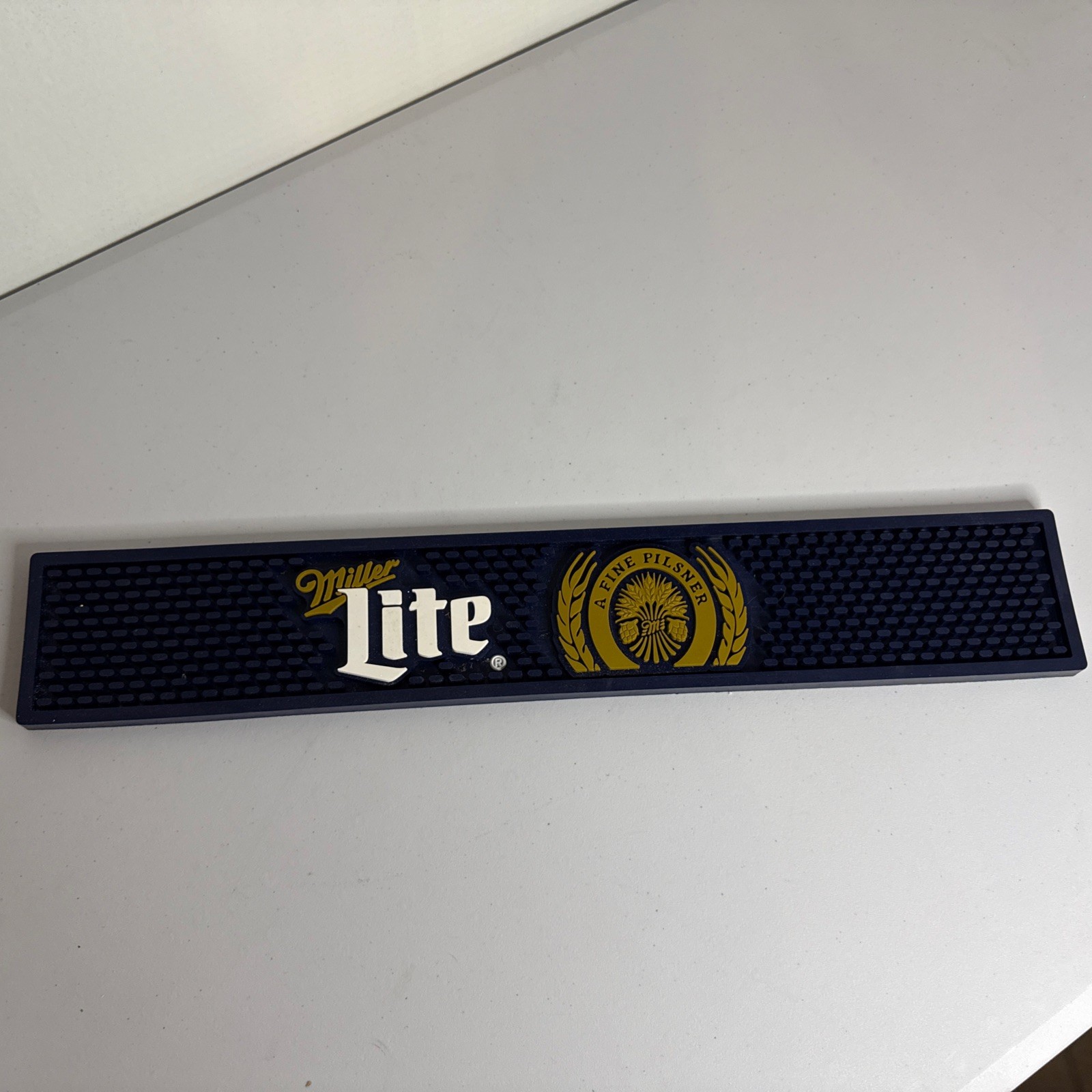 MILLER LITE VINTAGE LOGO BEER BAR MAT RUNNER BEER MAT 20.5” X 3.5” NEW