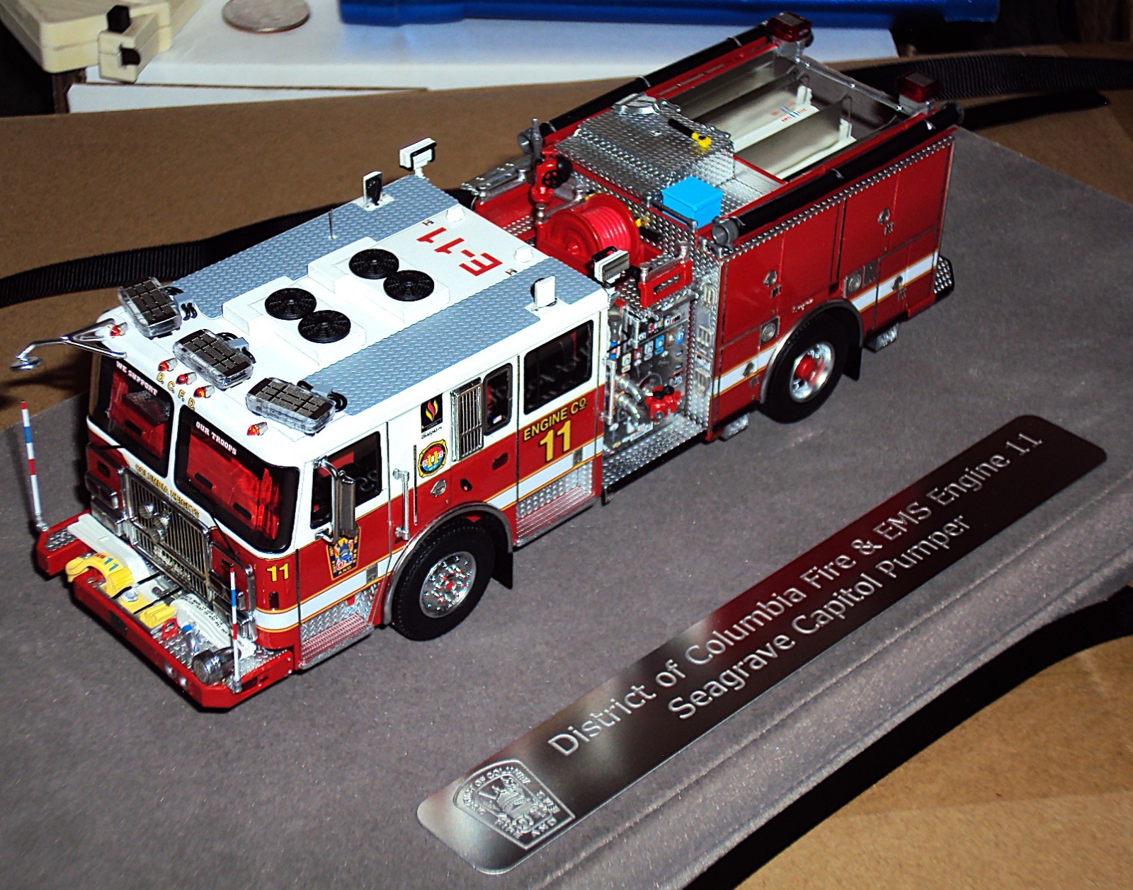 FIRE REPLICAS FR-061-11 SEAGRAVE CAPITOL PUMPER, D.C. FIRE-EMS E-11