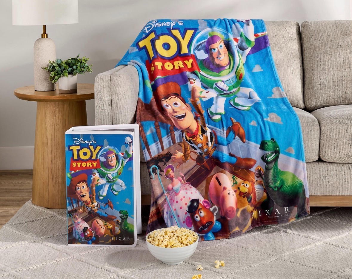 *IMPERFECT BOX* NEW DISNEY TOY STORY  SILK THROW BLANKET VHS BOXED 50 X 70