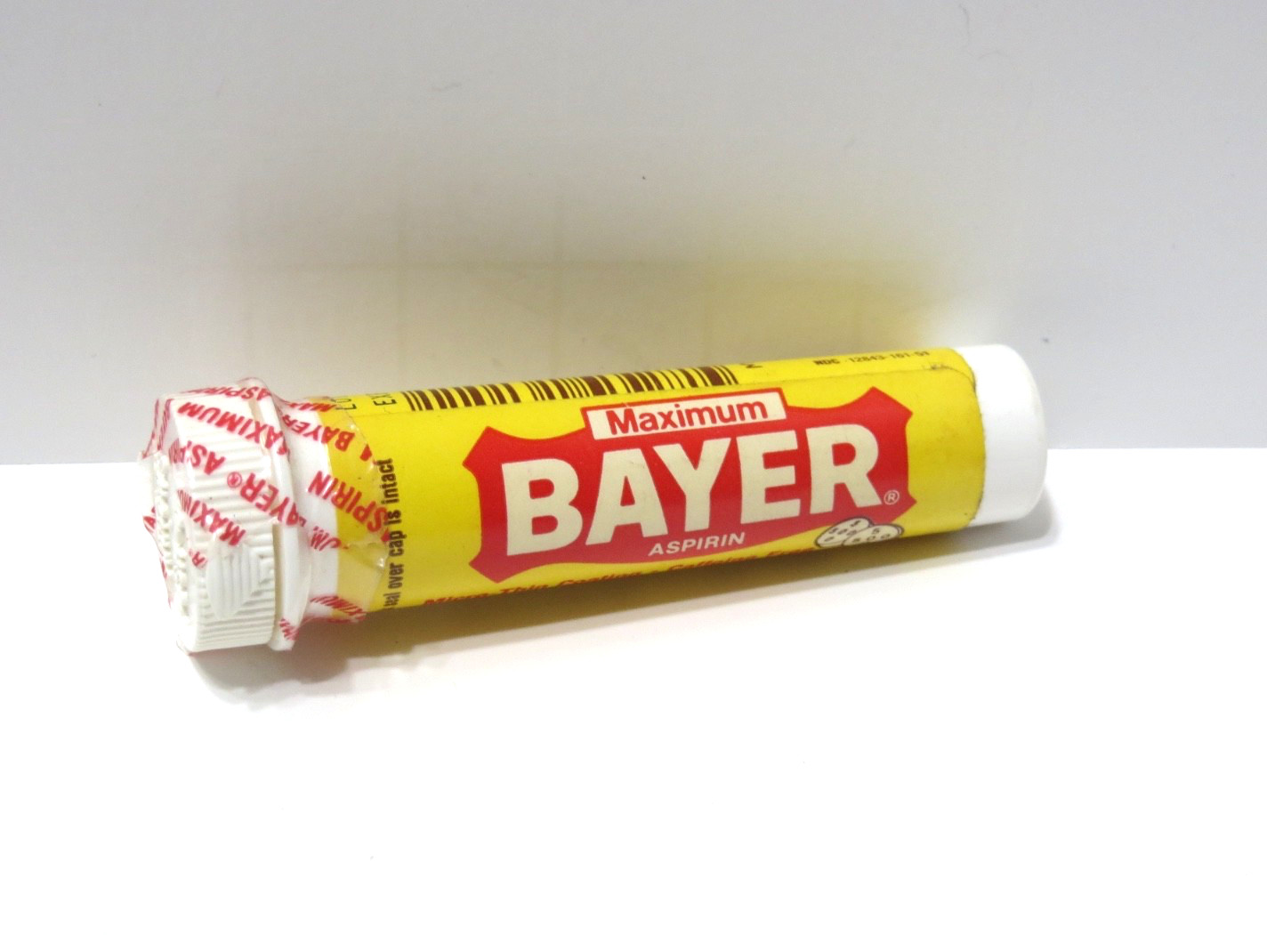 Sealed Vintage 1980\'s BAYER Aspirin Plastic Bottle Travel Case - 10 tabs - 2.75\
