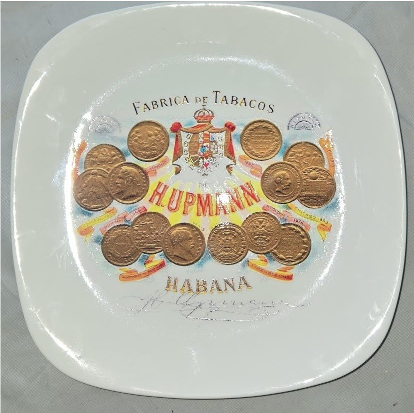 DECORATIVE PLATE of  Vintage Cuban Cigar Label. Best Collector Plates