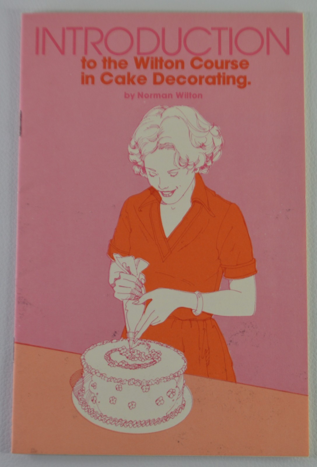 Vintage 1977 Wilton Cake Decorating Booklet RARE HTF