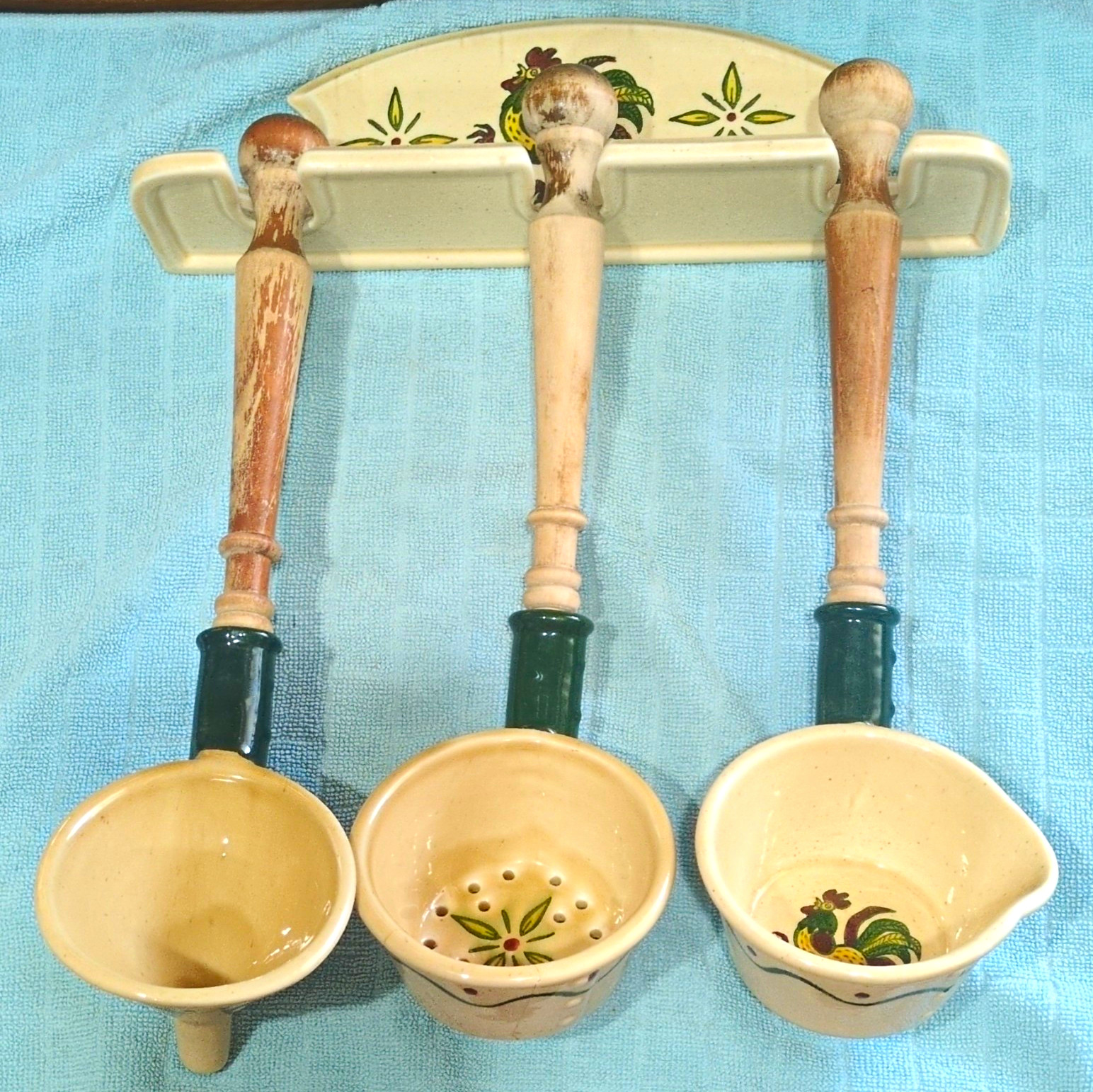 Vintage Poppytrail Metlox Green Rooster Pipkin Set.  RARE