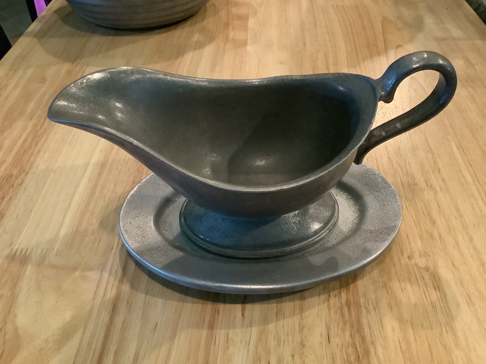 Vintage Wilton Armetale Plough Tavern Gravy Boat & Underplate Set 7\