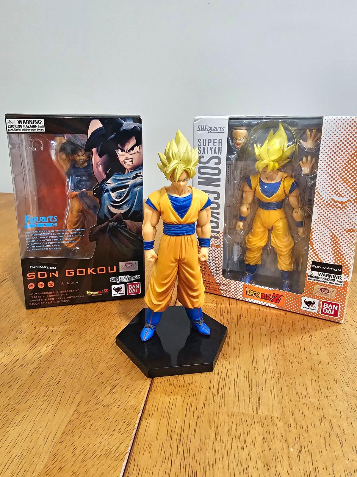Bandai S.H.Figuarts Super Saiyan Son Goku Dragon Ball Z Boxed Figure 2014