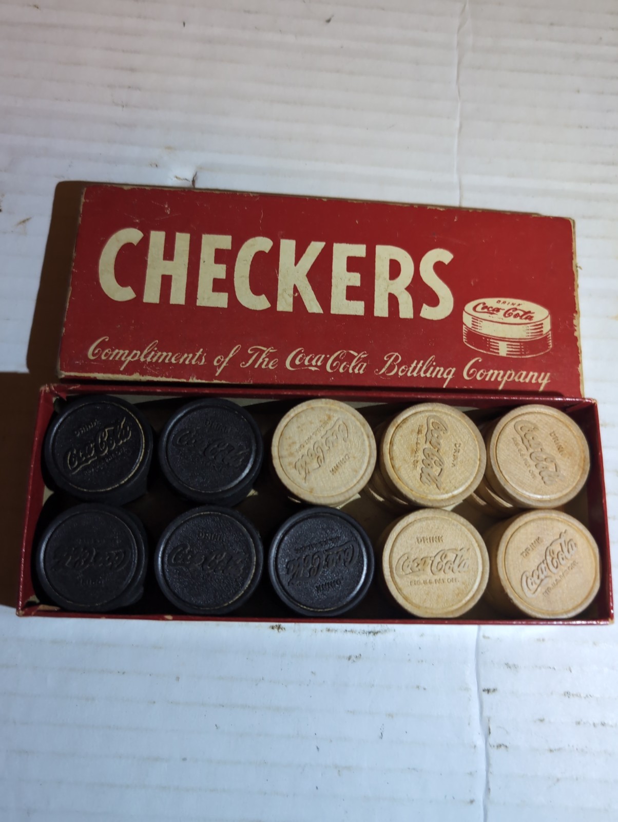 Vintage 1940\'S Coca Cola Wooden Checkers Pieces Set