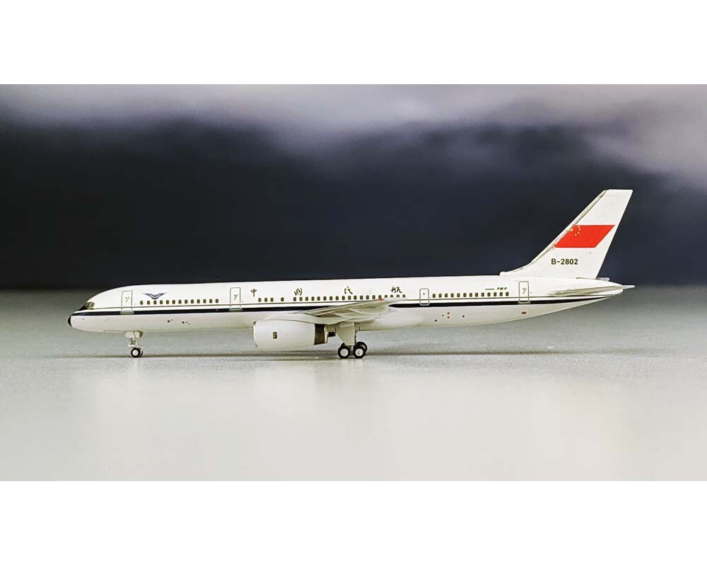 Aeroclassics ACB2802 CAAC Boeing 757-200 B-2802 Diecast 1/400 Jet Model Airplane