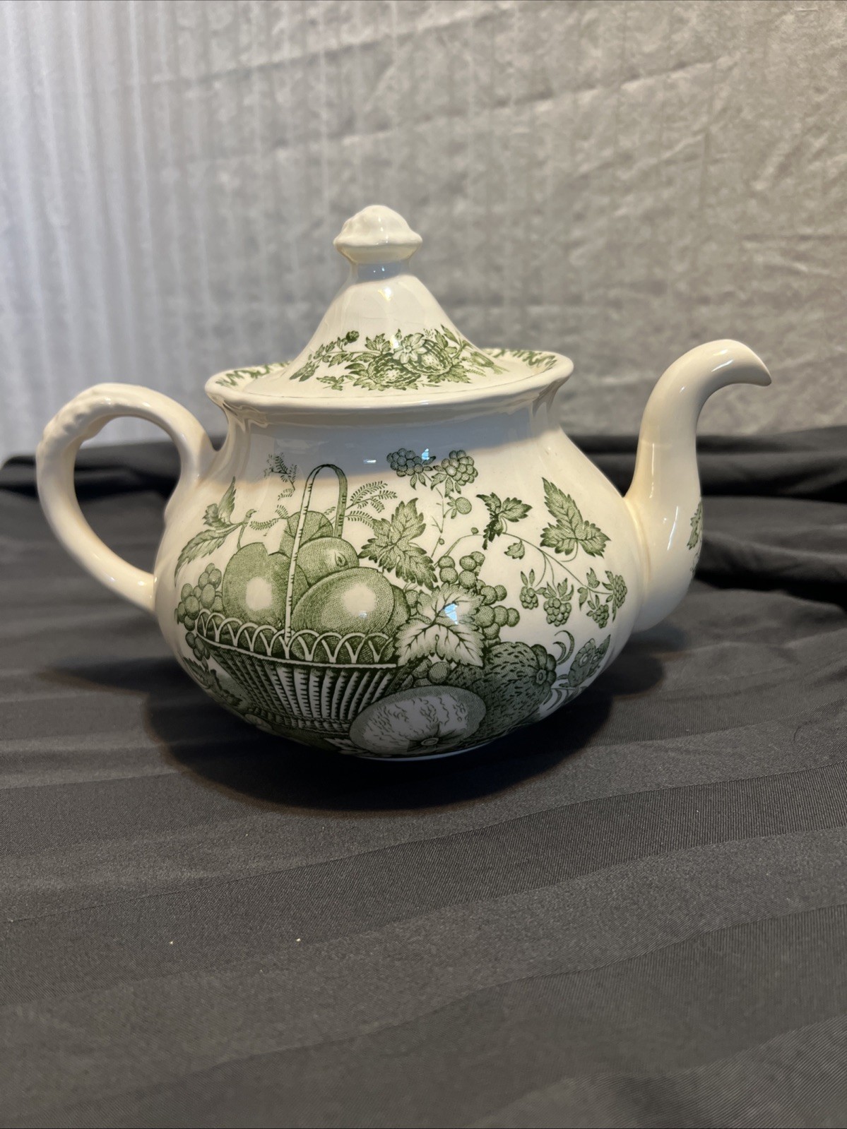 Vintage Mason\'s Ironstone Fruit Basket Green Teapot Rare Vintage