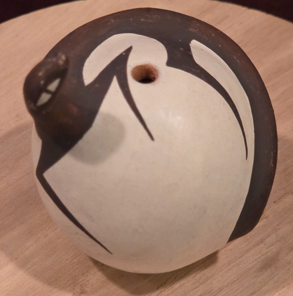 VINTAGE Acoma Pottery Lizard Seed Pot  by A.A. Peynetsa. AVELIA & Anderson 2