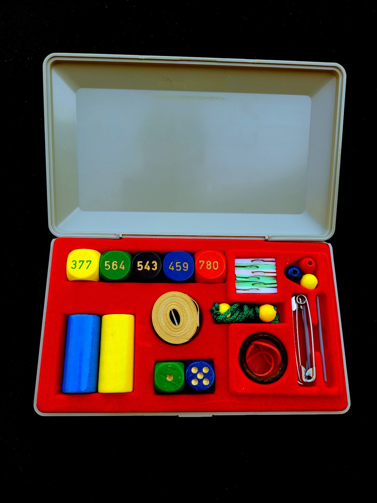 Vintage 1969 German “Magic Box” Pocket Magic Set – Manfred Maluche Verlag