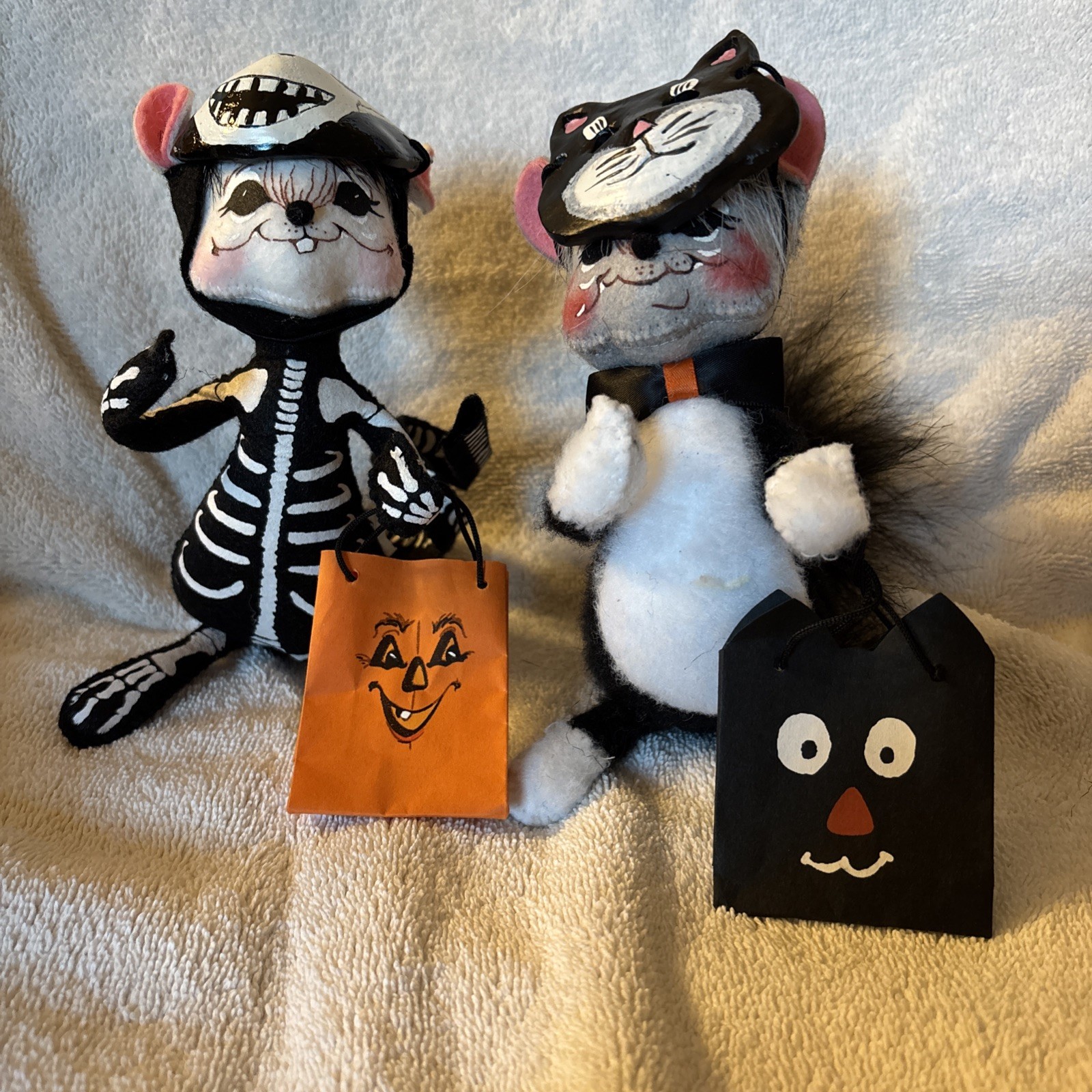 Pair of Annalee Halloween Trick Or Treating Dolls Skeleton Black Cat