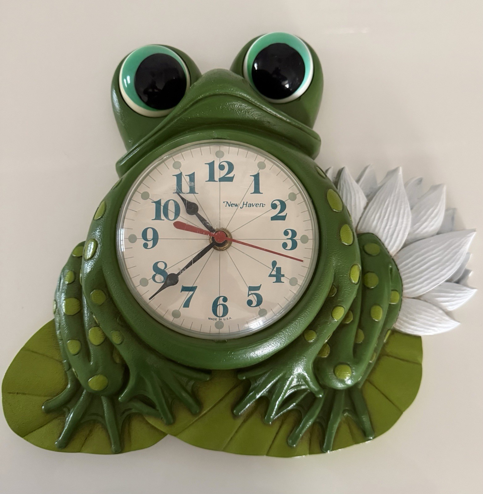 VTG MCM BURWOOD New Haven Frog Wall Clock 1975 Battery WORKS Kitschy