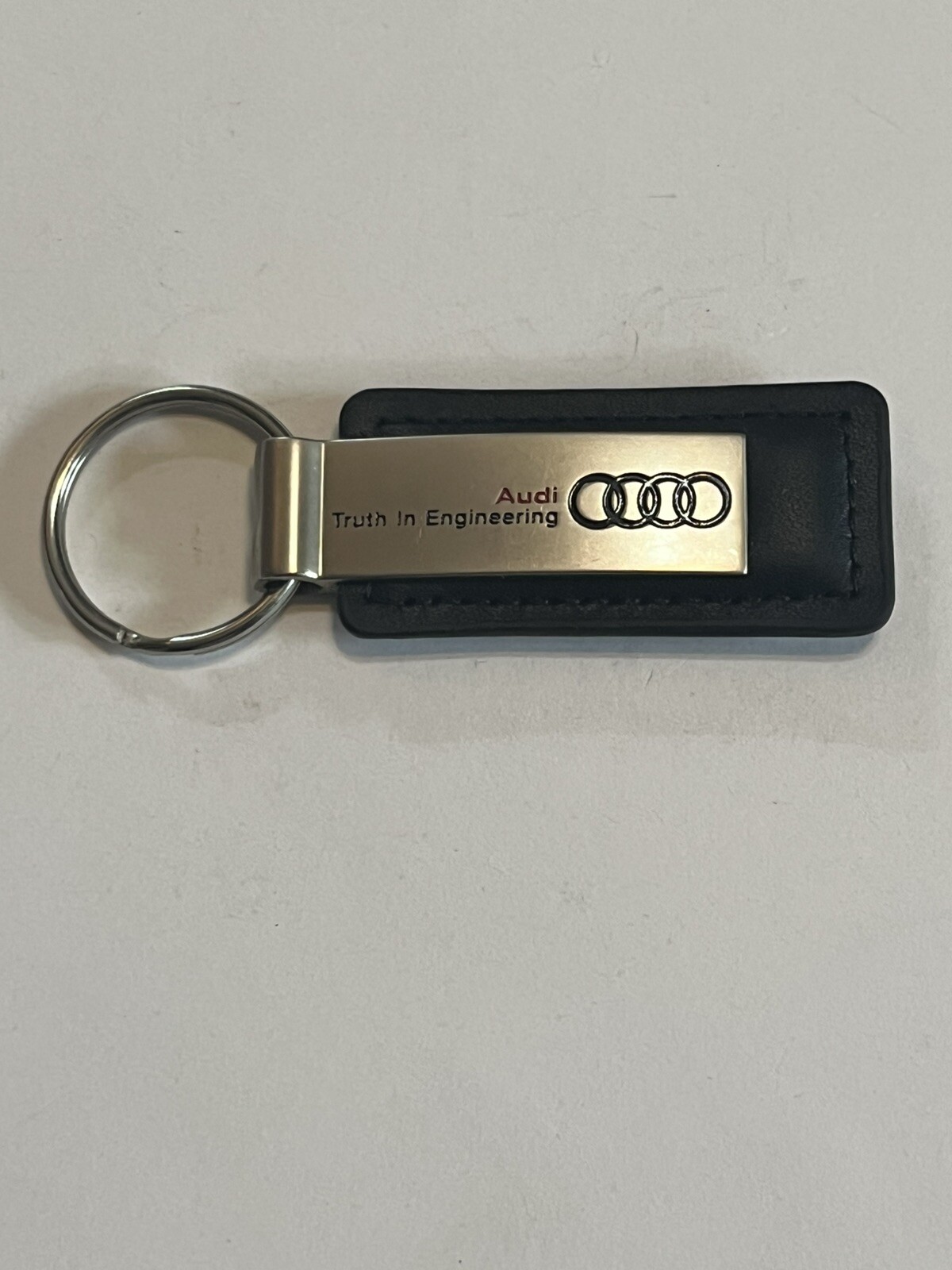 VINTAGE 🇺🇸 AUDI ”TAMPA”CAR DEALERSHIP KEYCHAIN KEYRING KEYFOB👀LQQK👀