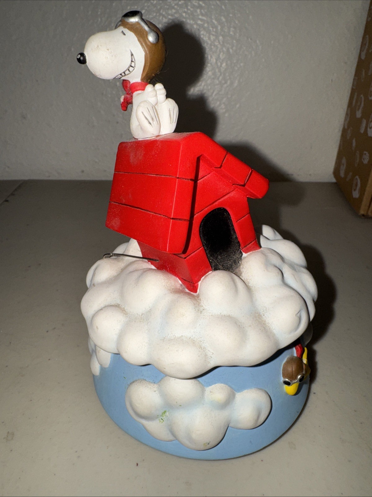 Westland Giftware Peanuts Snoopy Flying Ace Music Box Doghouse Linus and Lucy 