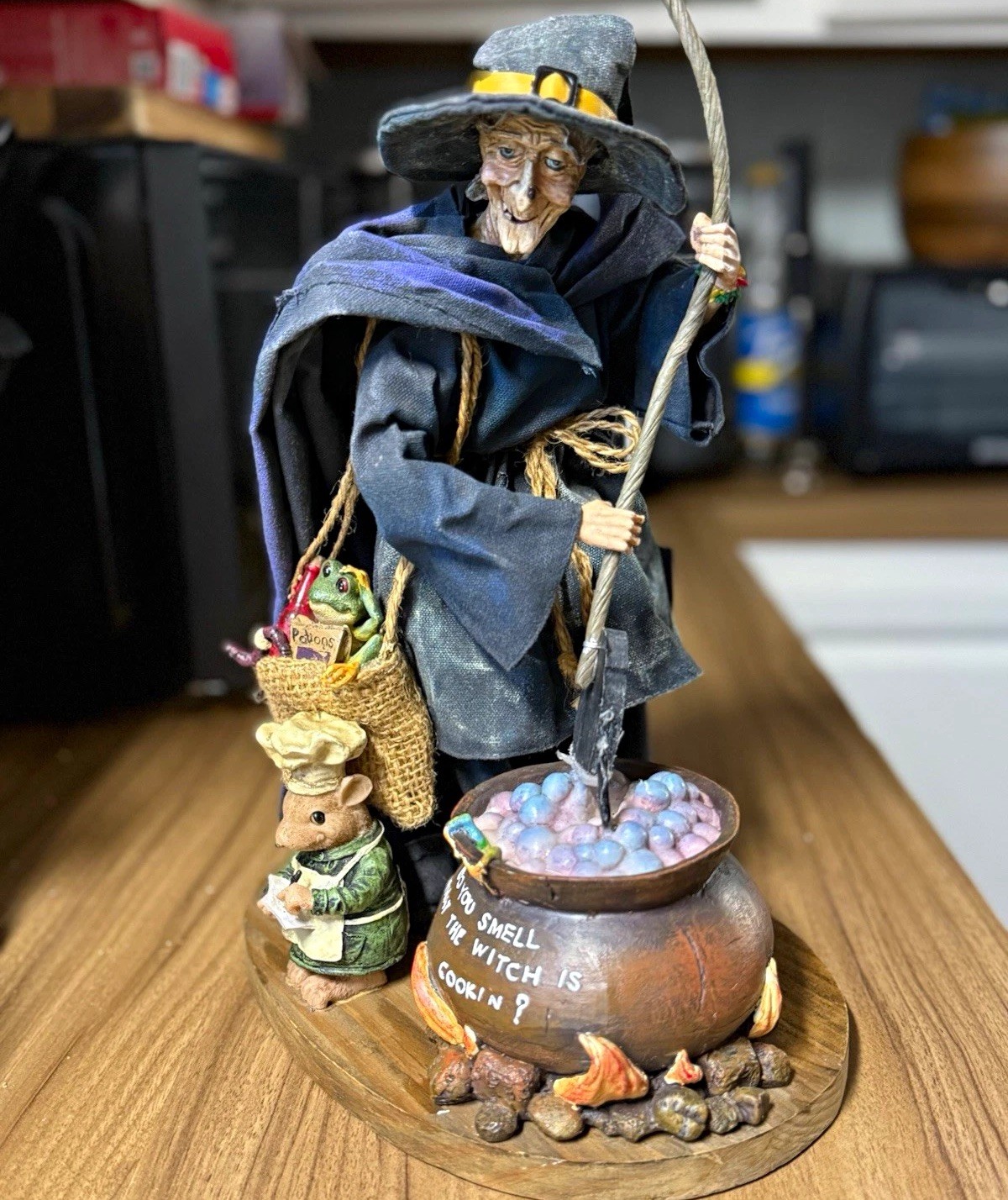 Vintage RARE Halloween Witch Cauldron “Do You Smell What The Witch is Cookin?”