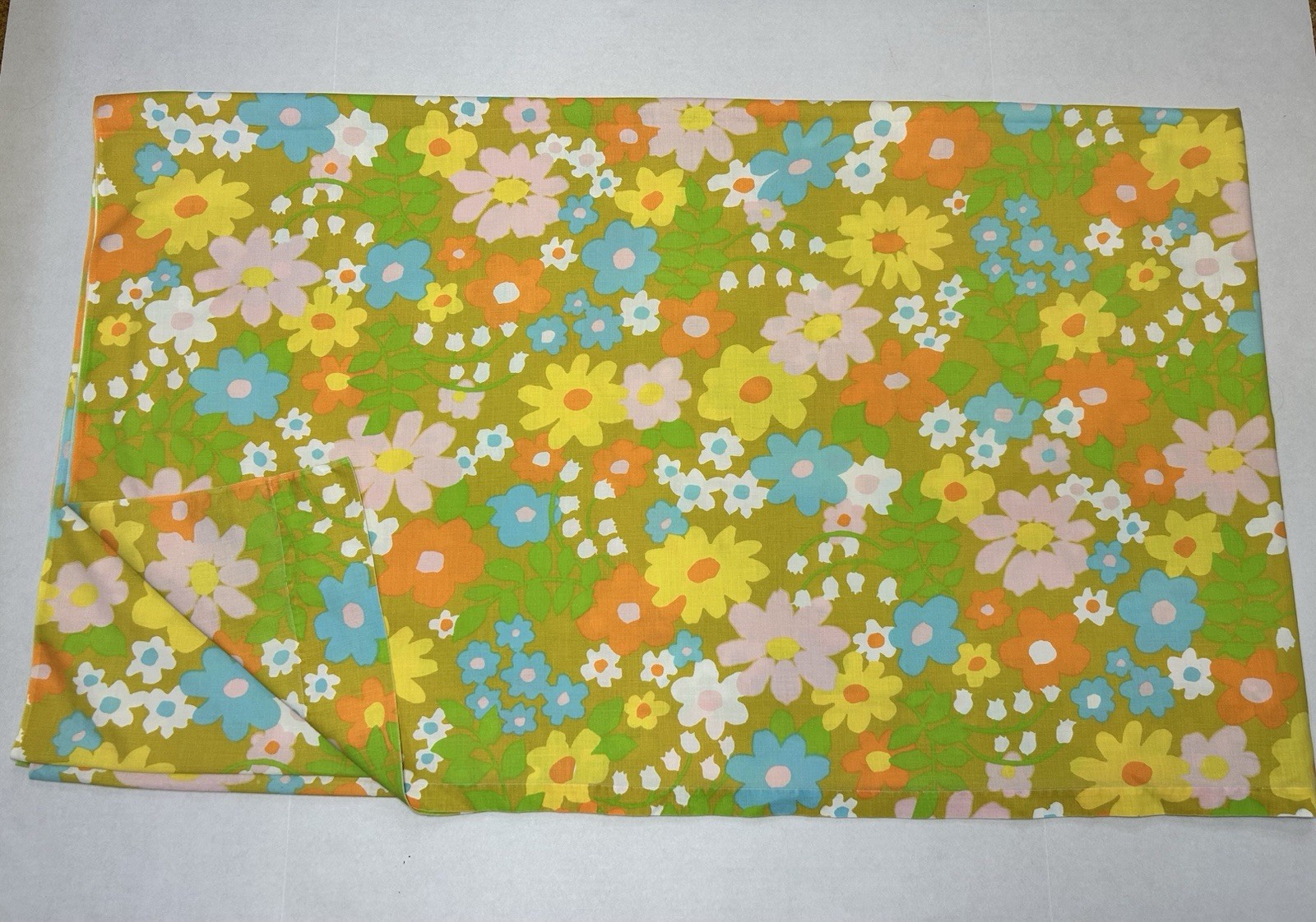 Vintage 70s Queen Flat- Groovy Retro Flower Power Floral Sheet MCM- EXC.