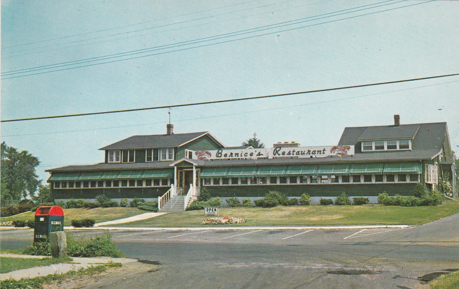 Bernice's Restaurant, Luncheons and dinner daily Guilford CT vintage postcard