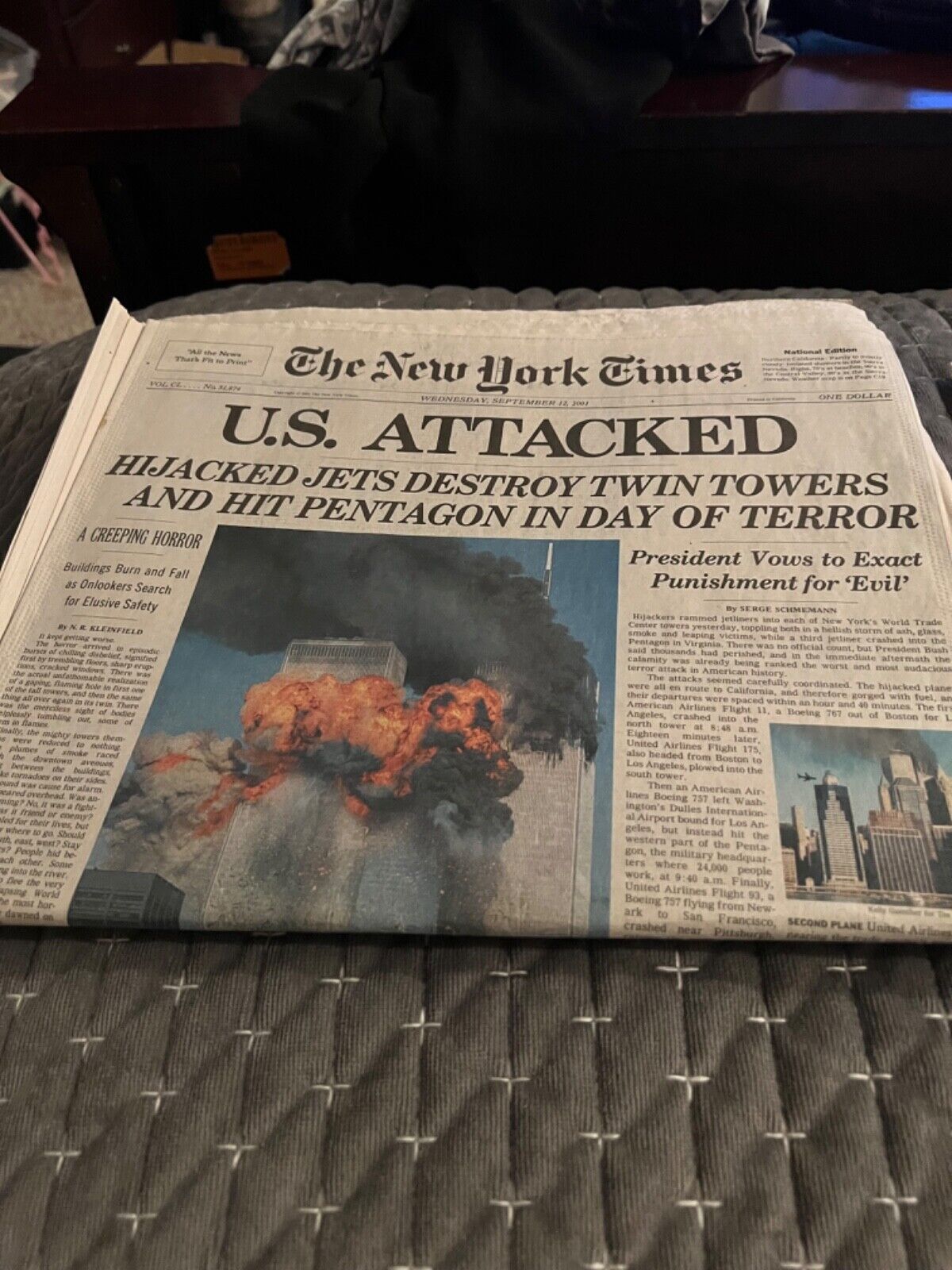 911 World Trede Center Attacks 9/12/201 New York Papers