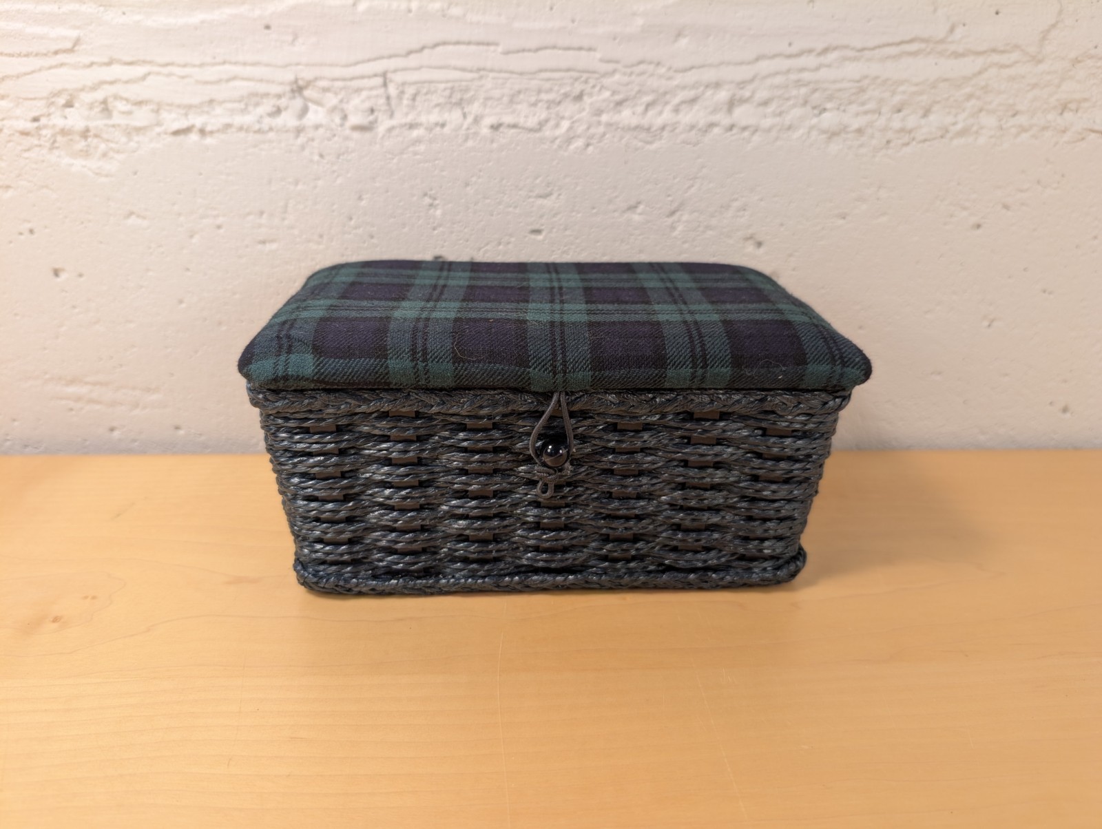 Vtg 1970s Woven Cord Sewing Basket Padded Green Tartan Plaid Lid Craft Box