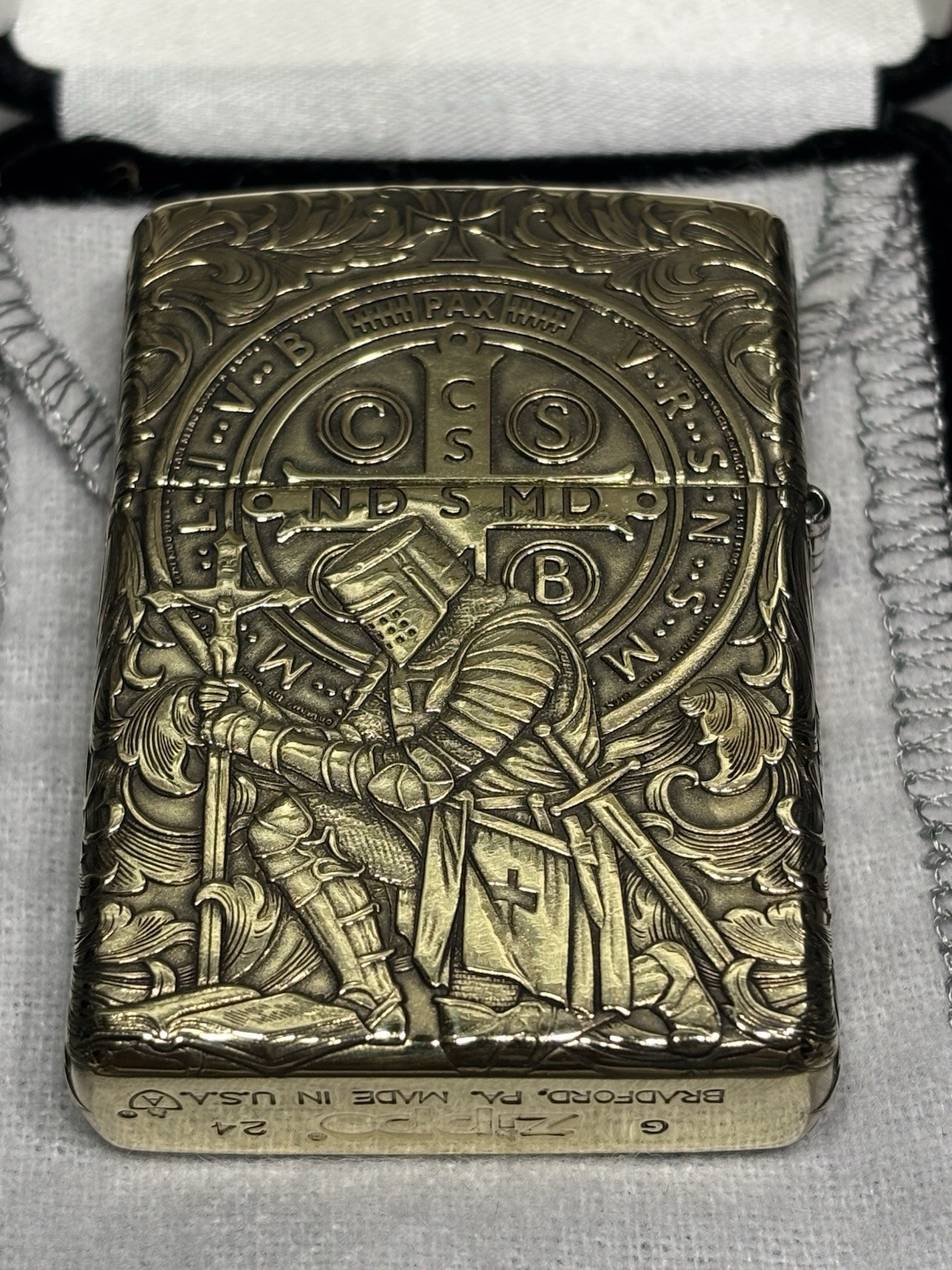 RARE Zippo Lights Armor 4-side Constantine in velvet Box
