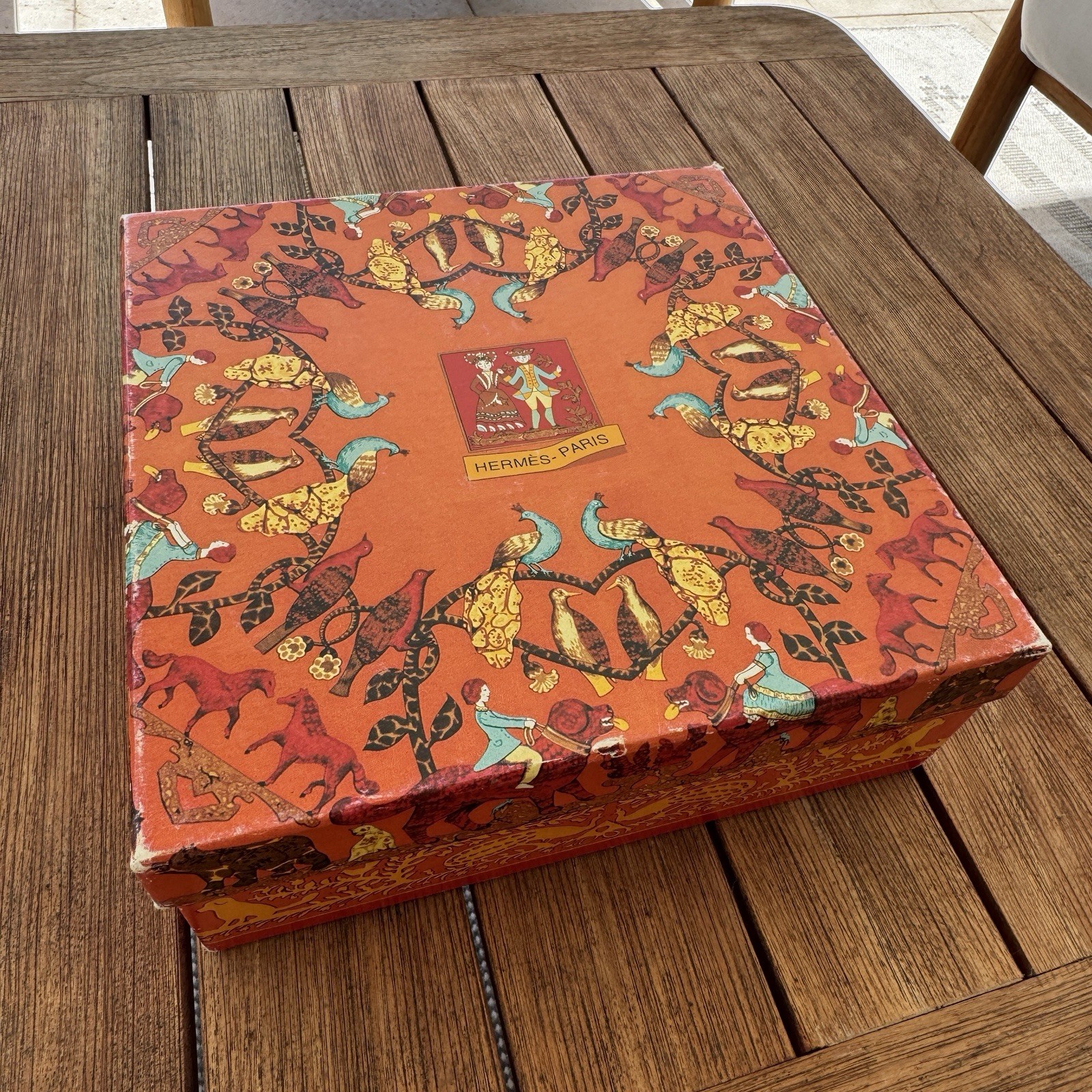 Vintage Hermès Early America Decorative Silk Scarf Box Françoise de la Perrière