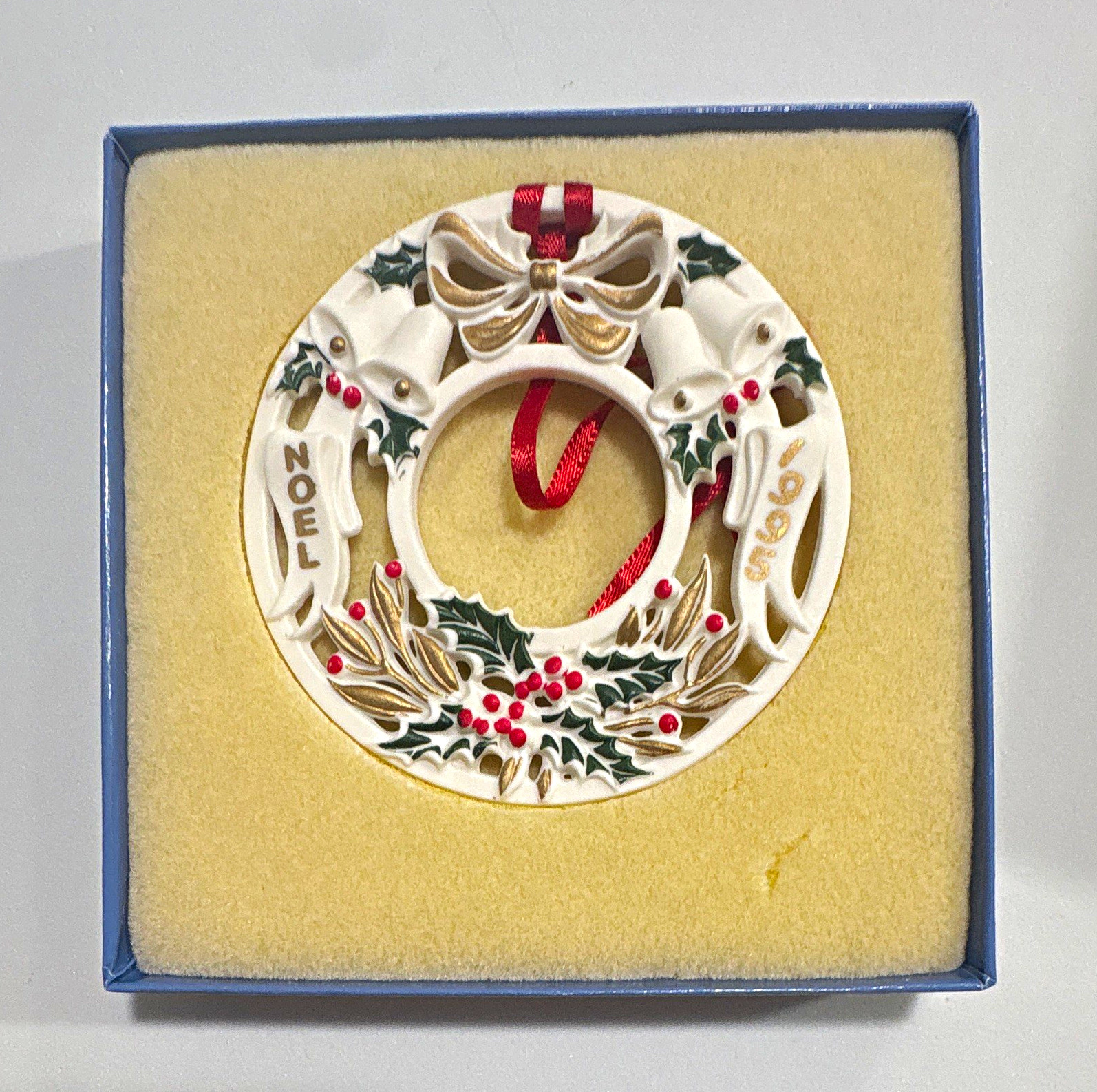 VINTAGE Wedgwood Christmas Hanging Decorative Ornaments Set of 8 1995-2003