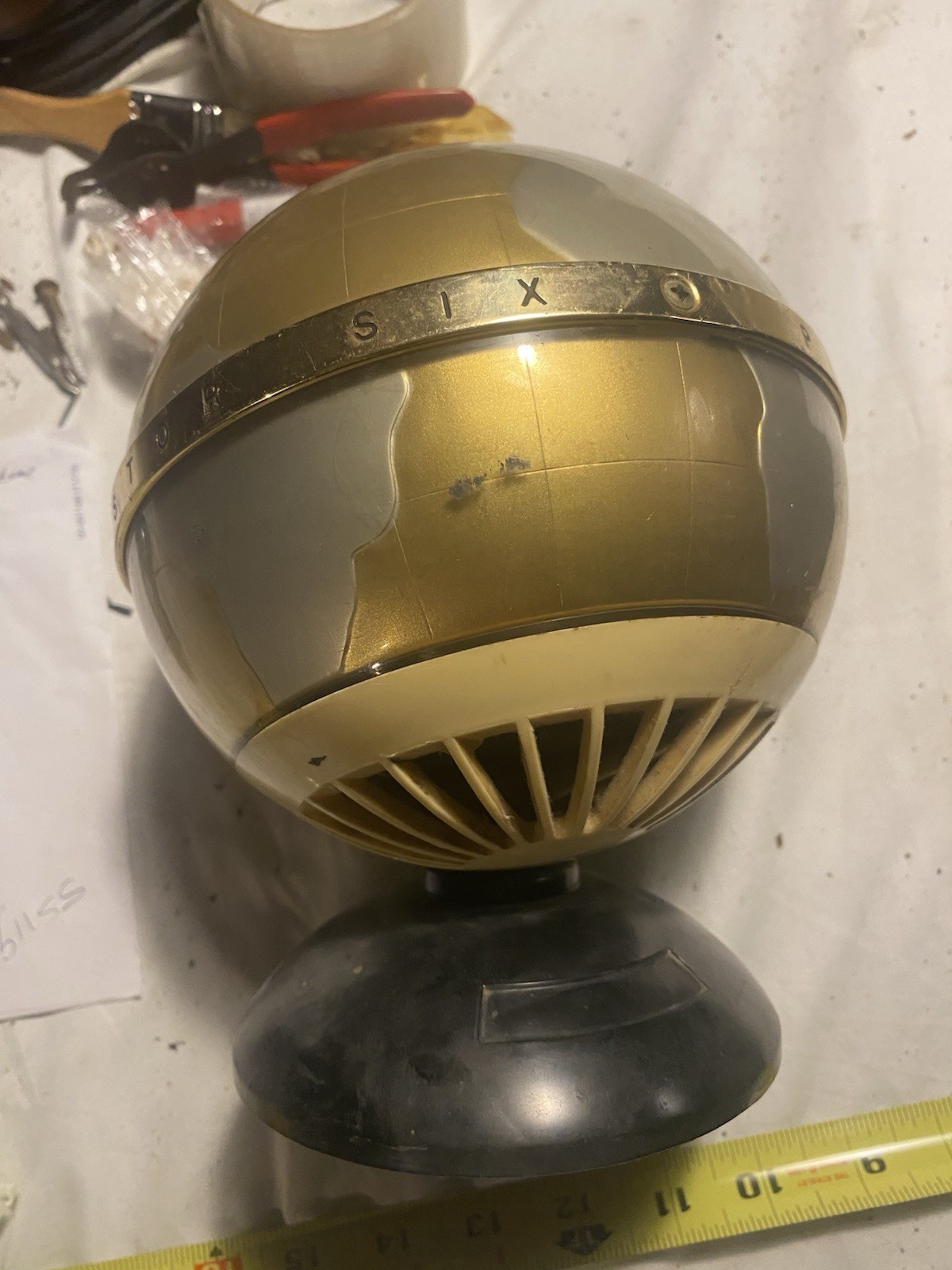 Vintage 1950’s Vista World Globe Transistor Radio Gold Silver -WORKS GREAT