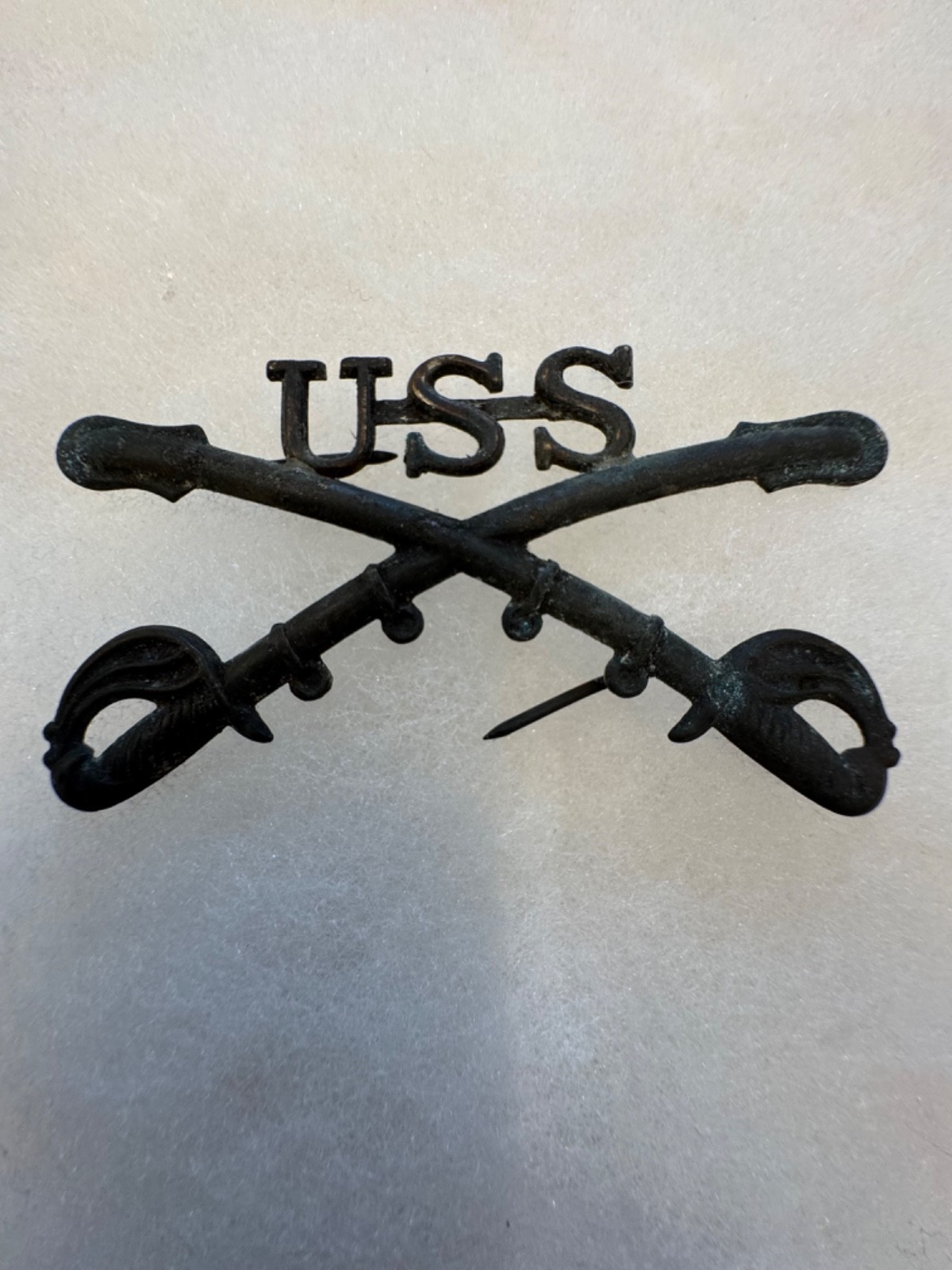 United States Scout Service US Indian War Original USS Crossed Sabers Insignia