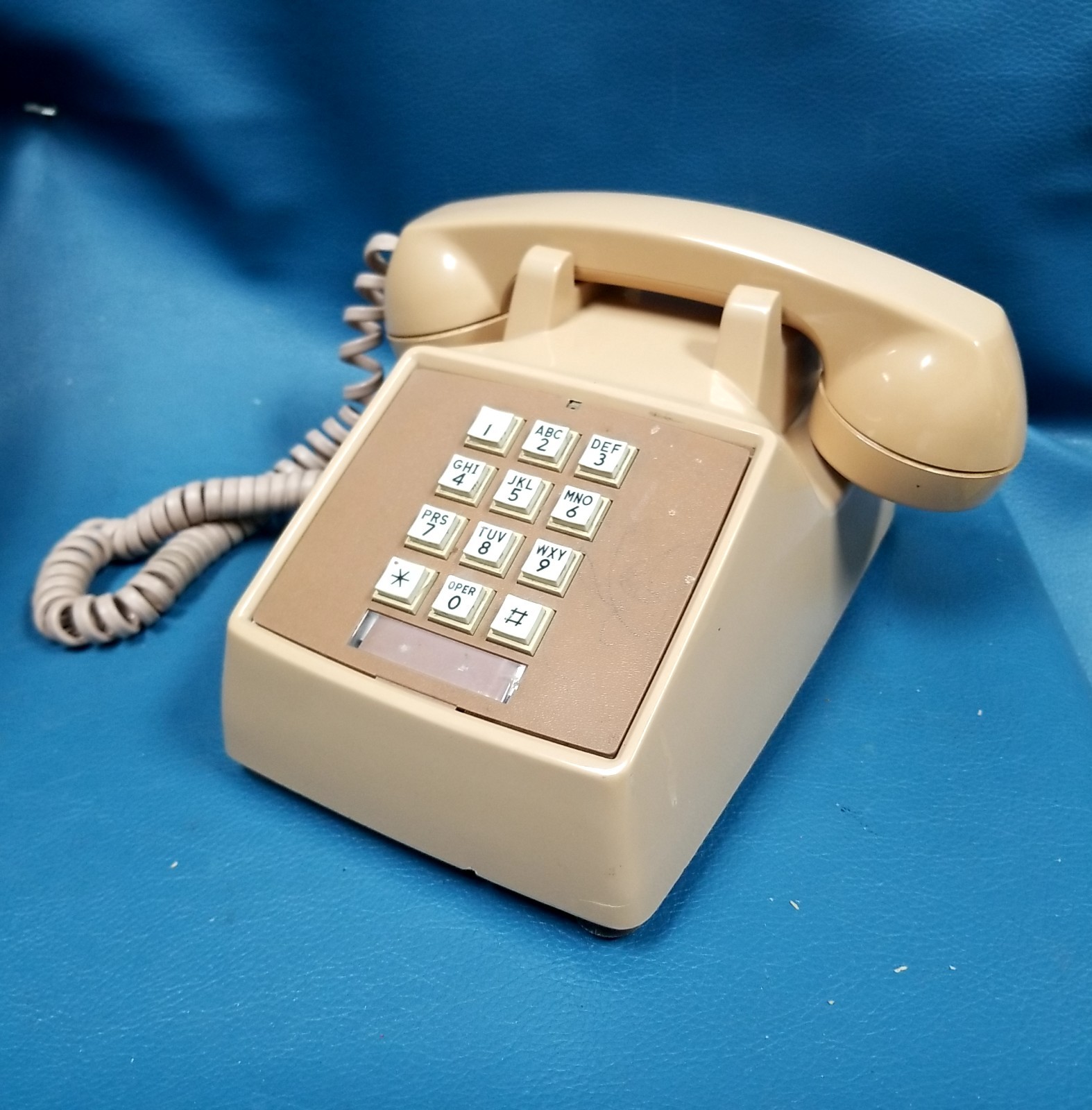 VTG Comdial Beige/Tan 1977 Landline Push Button Tabletop Telephone UNTESTED