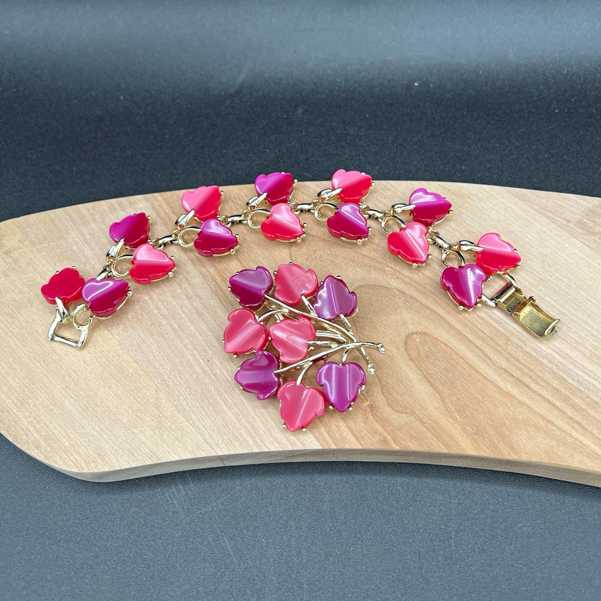 Vintage 1950s Moonglow Thermoset Leaf Demi-Parure Set by Coro – Pink and Magenta