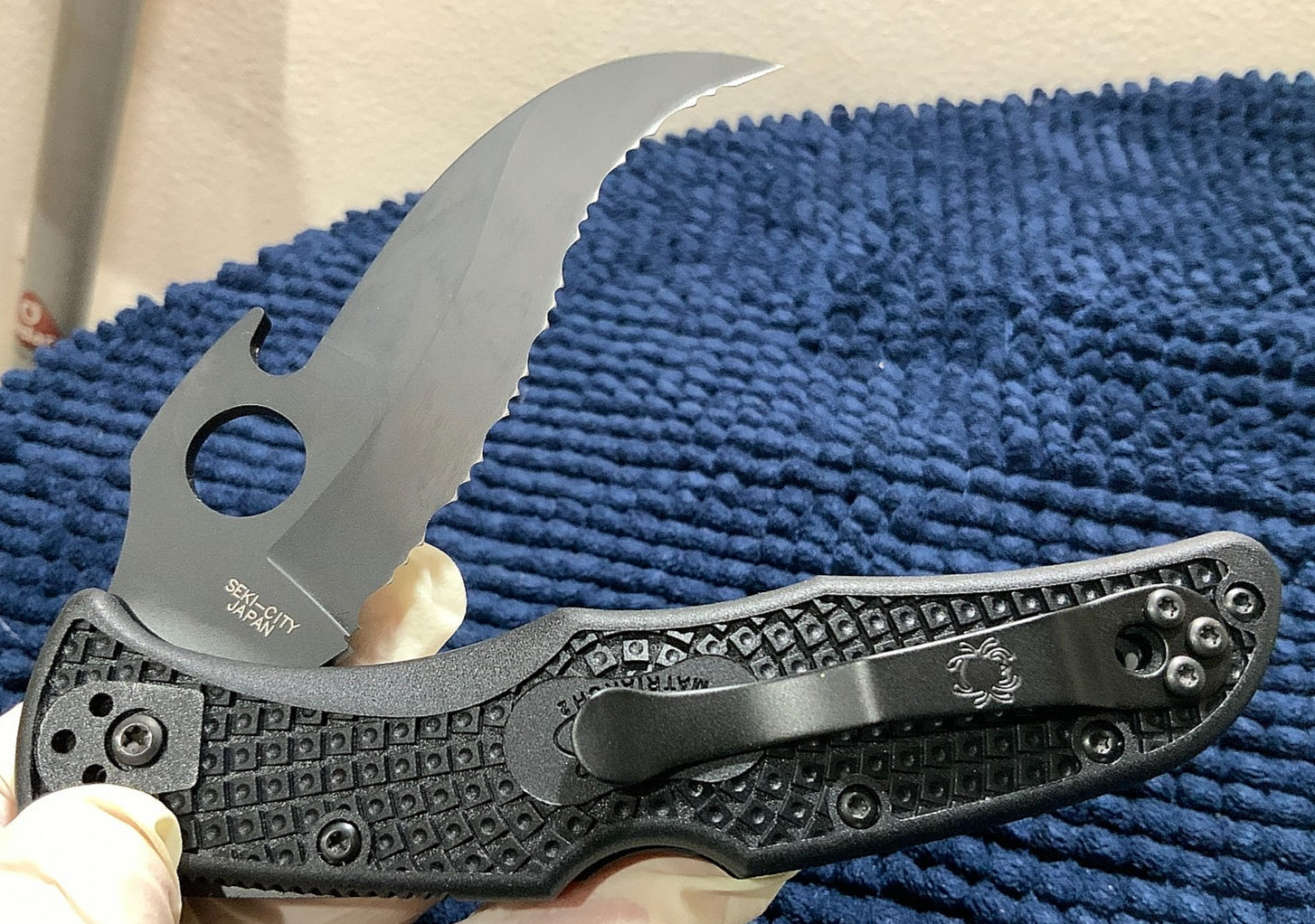 Spyderco Matriarch 2 (C12SBBK2W) VG-10 TiCN Reverse Blade S SpyderEdge Folder