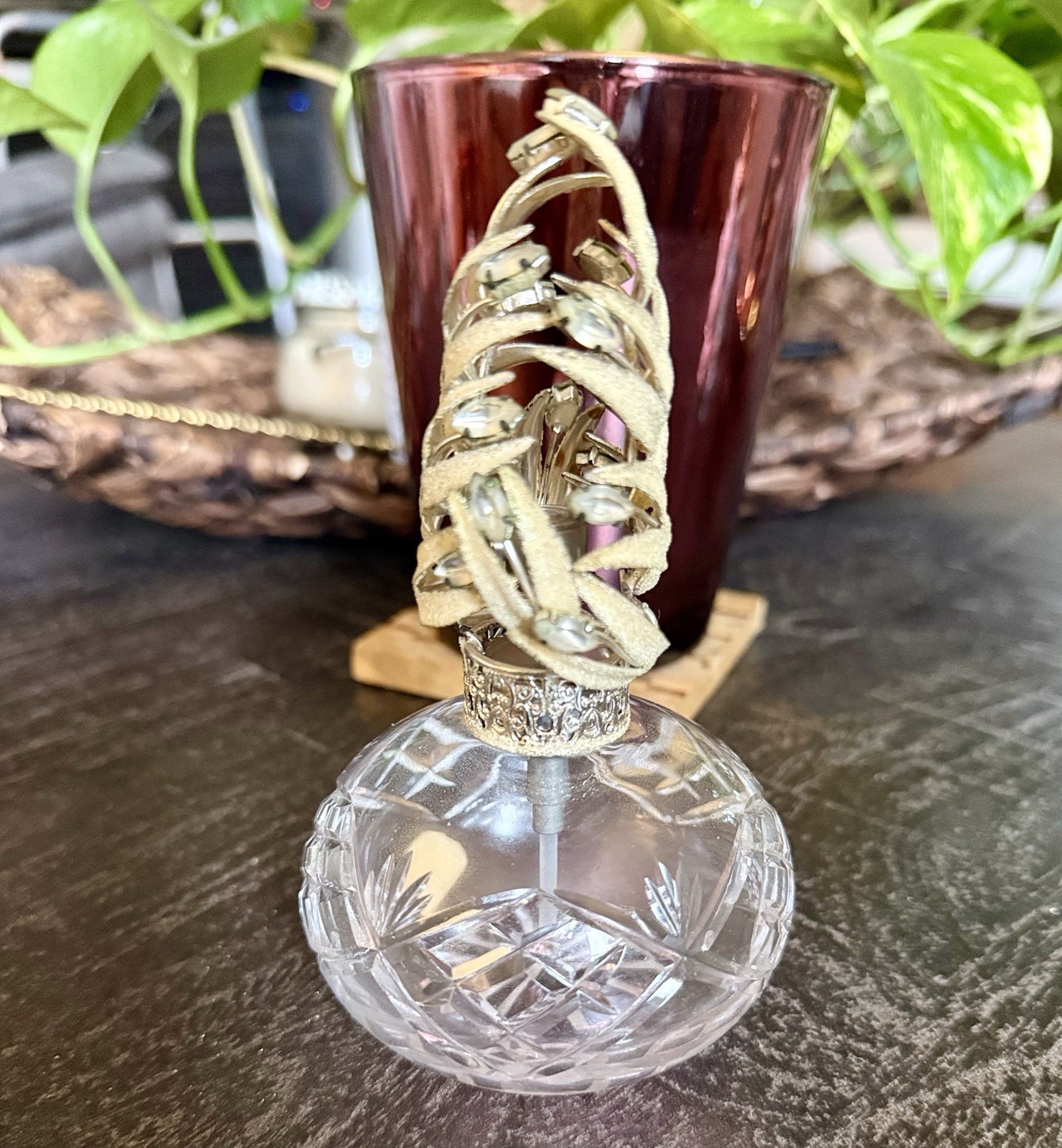 Vintage DeVilbiss Perfume Bottle 1 250-62 Cut Crystal Rhinestone Cage Cap MINT