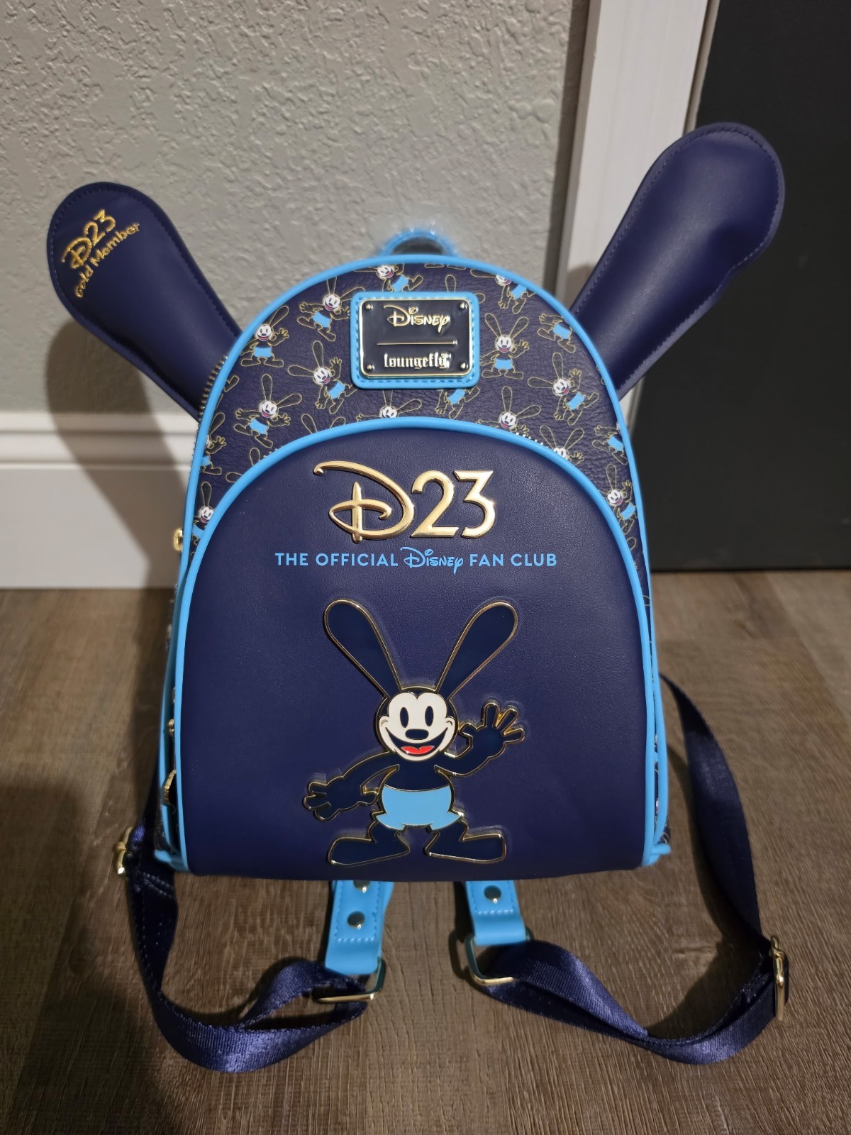 Limited D23 Gold Members Exclusive Loungefly Oswald Mini Backpack and Ears