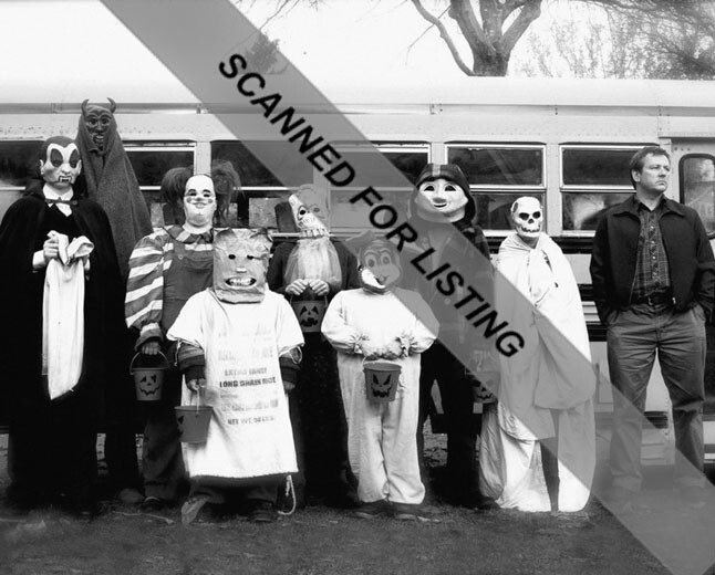 Trick \'r Treat Halloween School Bus Massacre cast 8X10 PHOTO #8466
