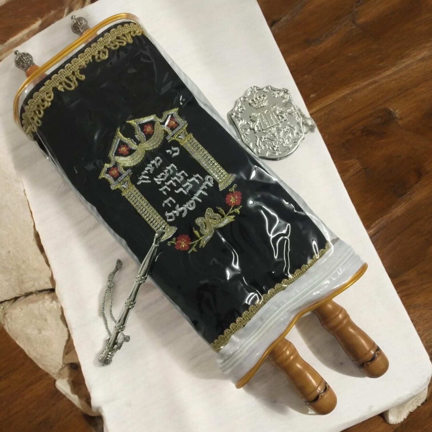 Judaica Beautiful Sefer Torah Scroll Hebrew Jewish Bible 32 CM + Pointer (YAD)