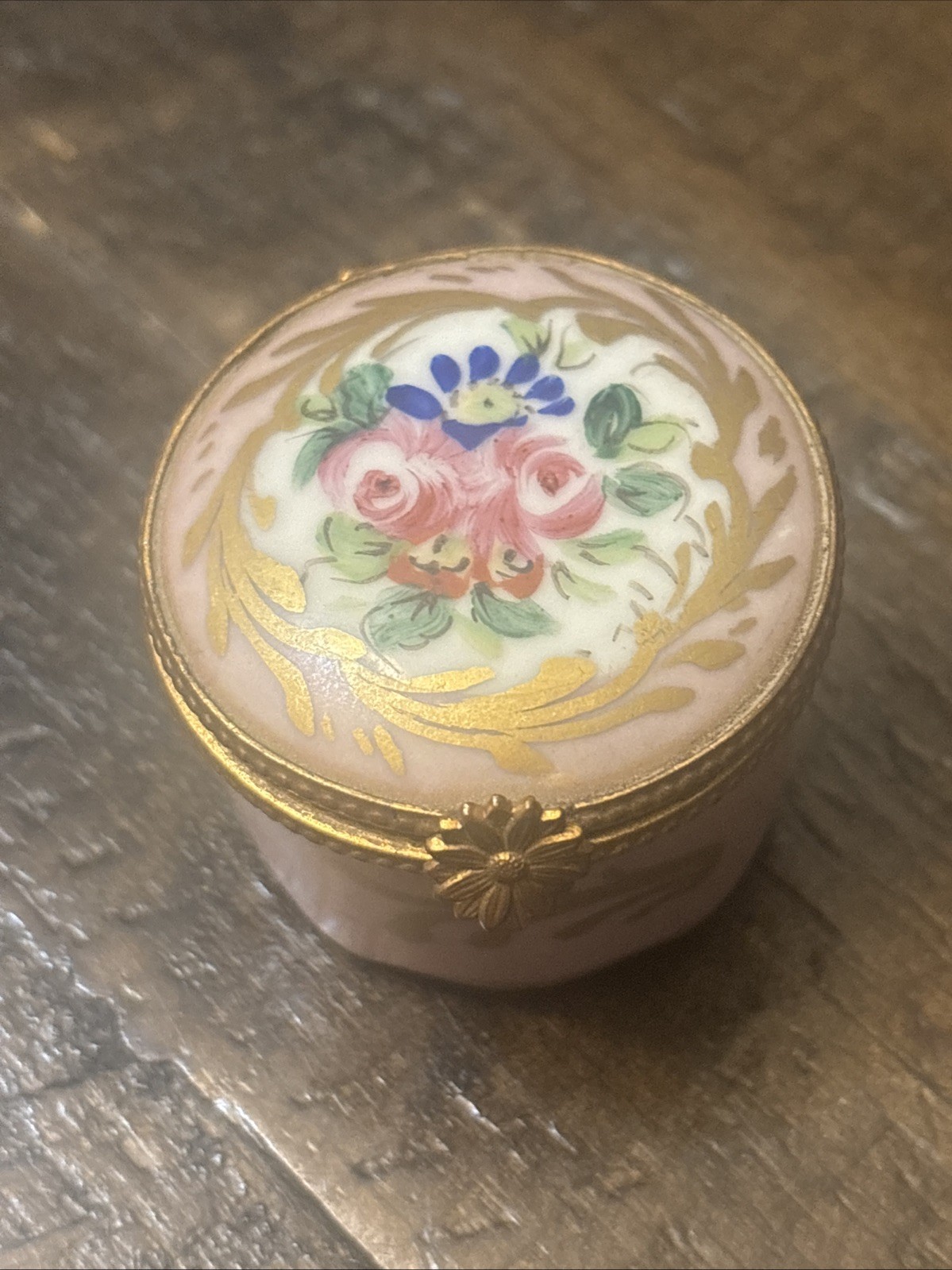 VTG Limoges Peint Main France Porcelain Trinket Box Hand Painted Floral & Gold