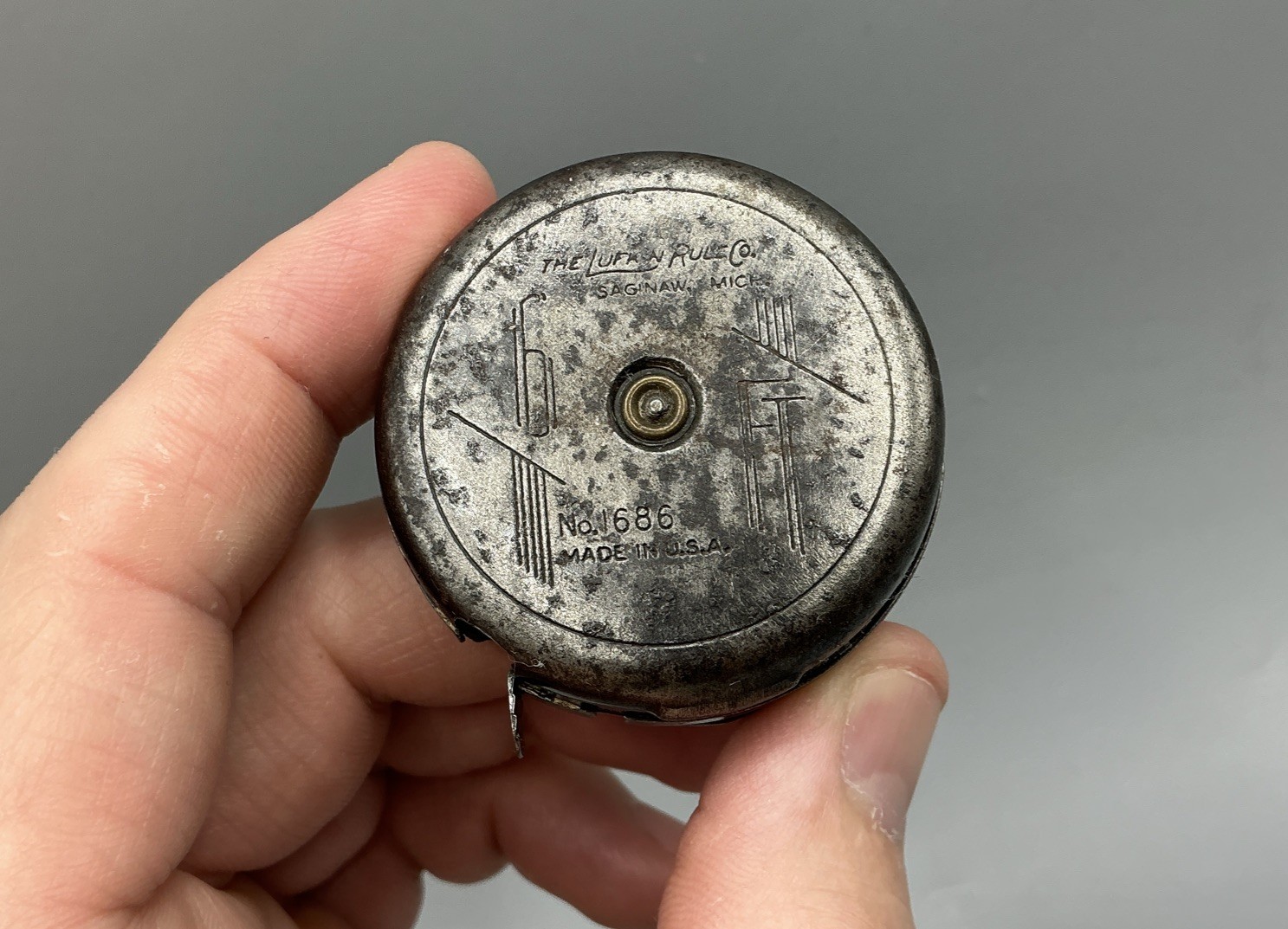 Vintage WIZARD Junior by LUFKIN RULE Co No. 1686  Pocket TAPE MEASURE SILVER