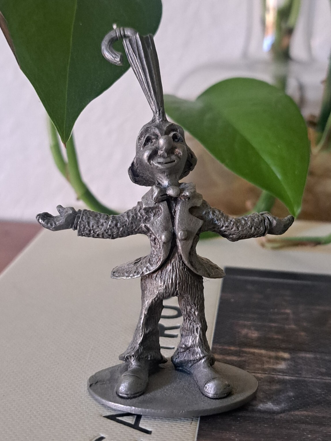 Spoontiques Pewter Circus Clown with Umbrella Miniature # S759 Vintage 3\