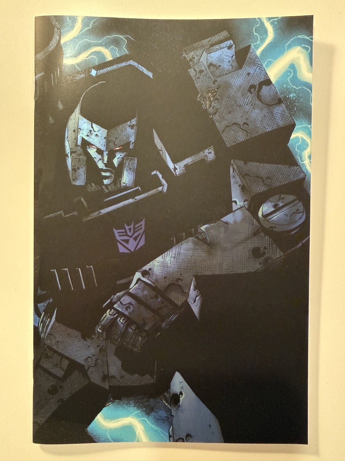 Transformers #20 | SDCC 2025 Salgado Foil Variant | Top Shelf | Image