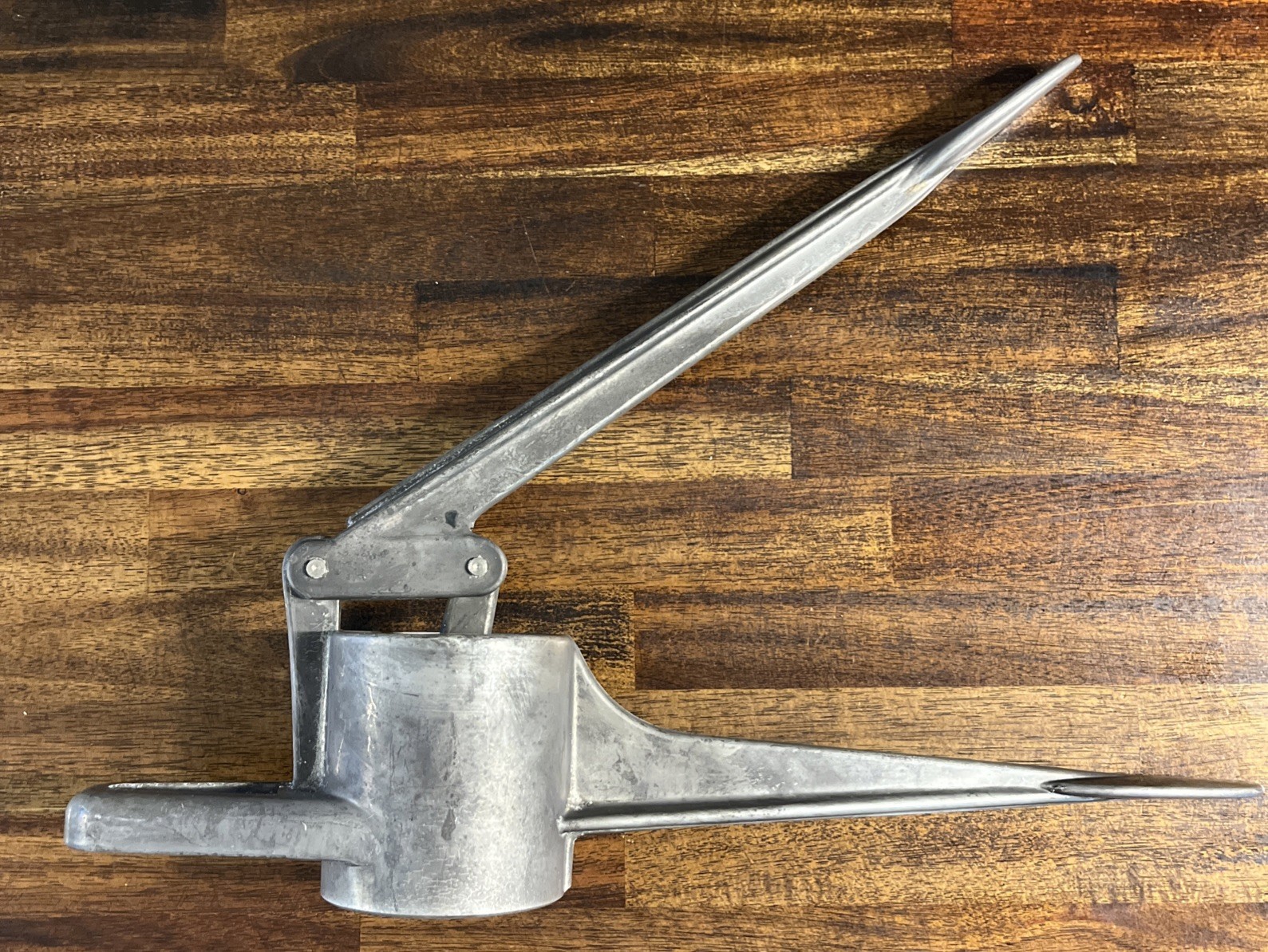 Vintage Spätzle Potato Rice Fix Noodle Press Germany Kull (?) 15” Cast Aluminum