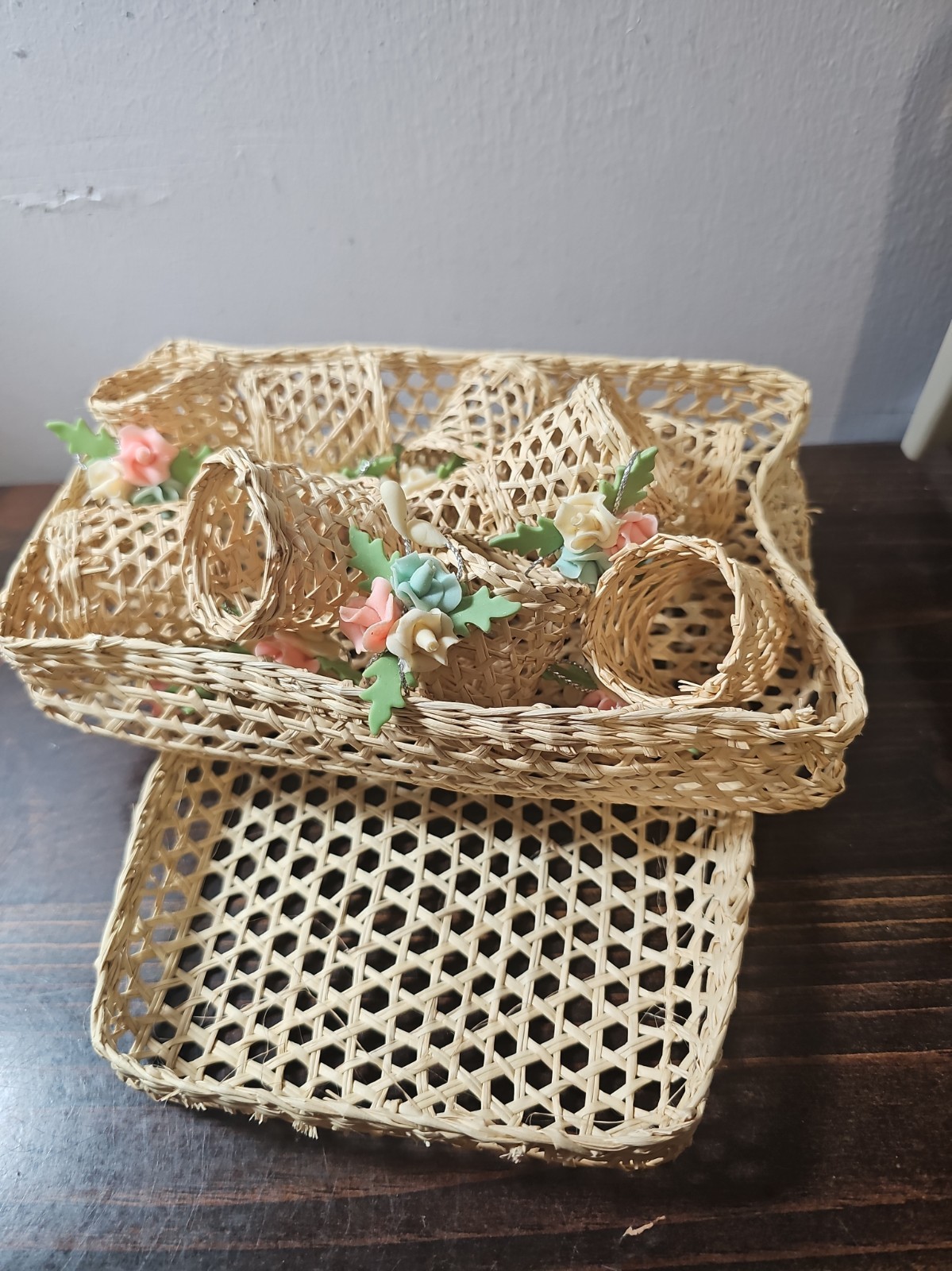 Vtg Set 10 Handmade Woven Napkin Rings w/Box Straw Natural Bread Dough Flowers
