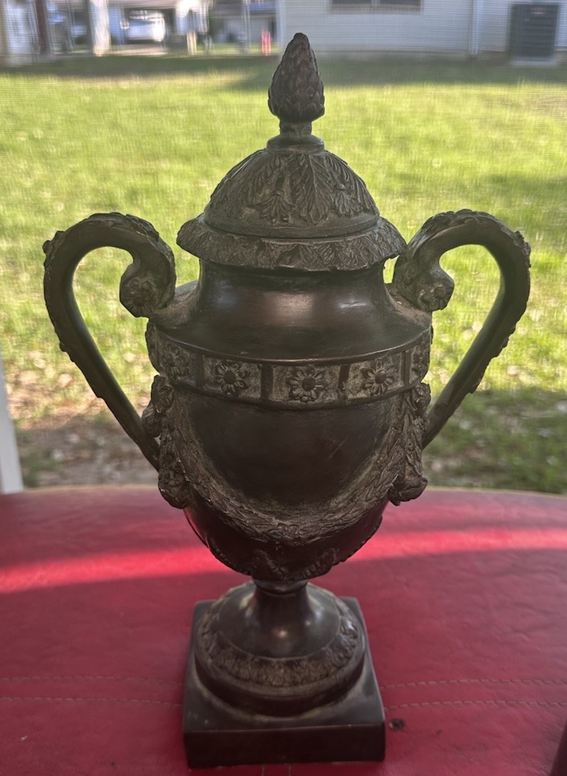 Very Rare Maitland-Smith decorative Vintage bronze-finished classical style Urn