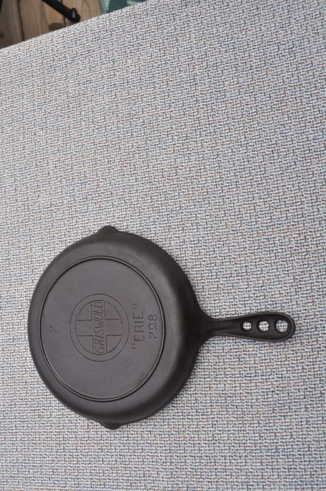 GRISWOLD #7 LARGE BLOCK SLANT LOGO SHALLOW SKILLET 